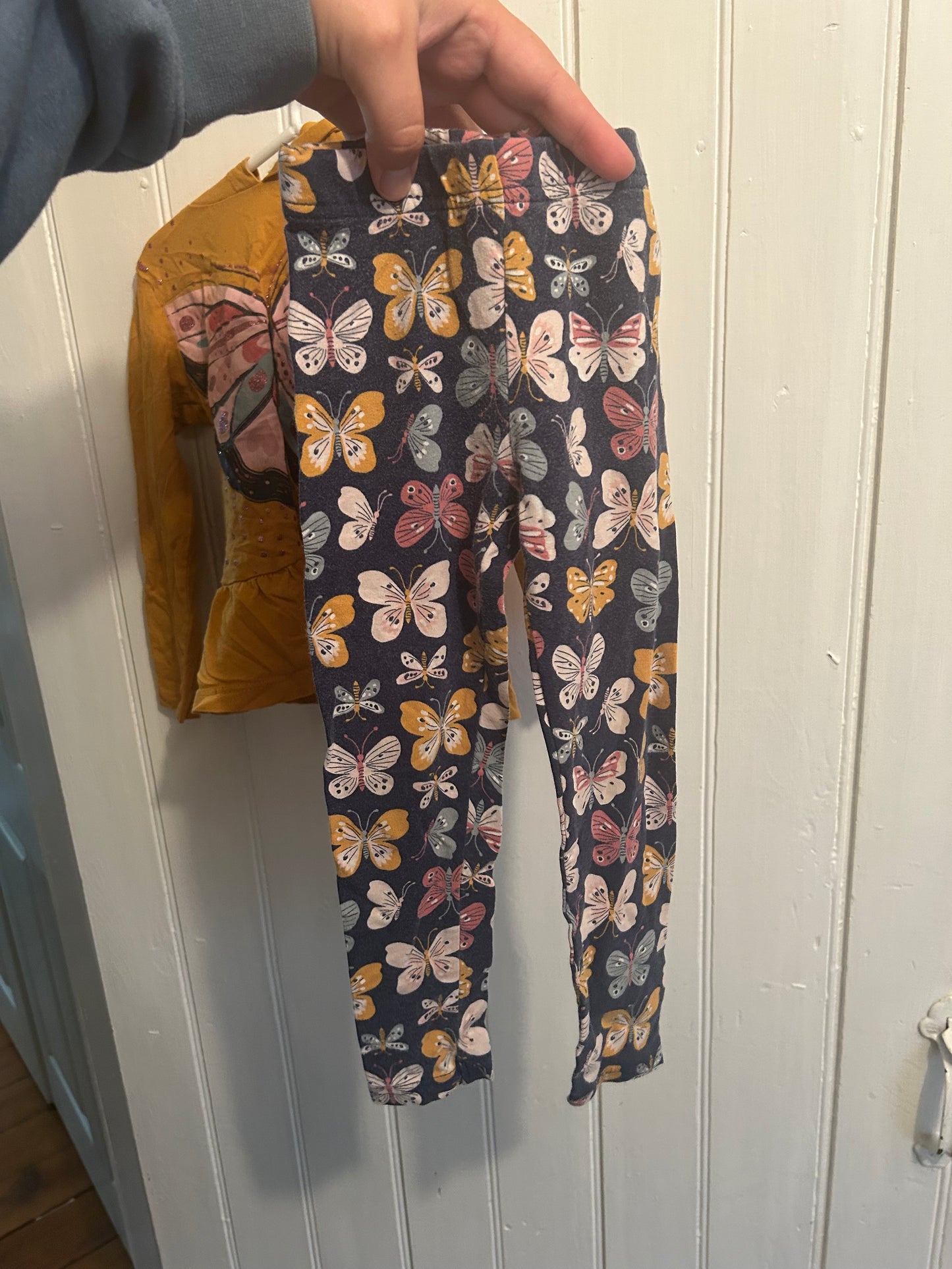 Carters 3t yellow butterfly 2pc top & leggings set