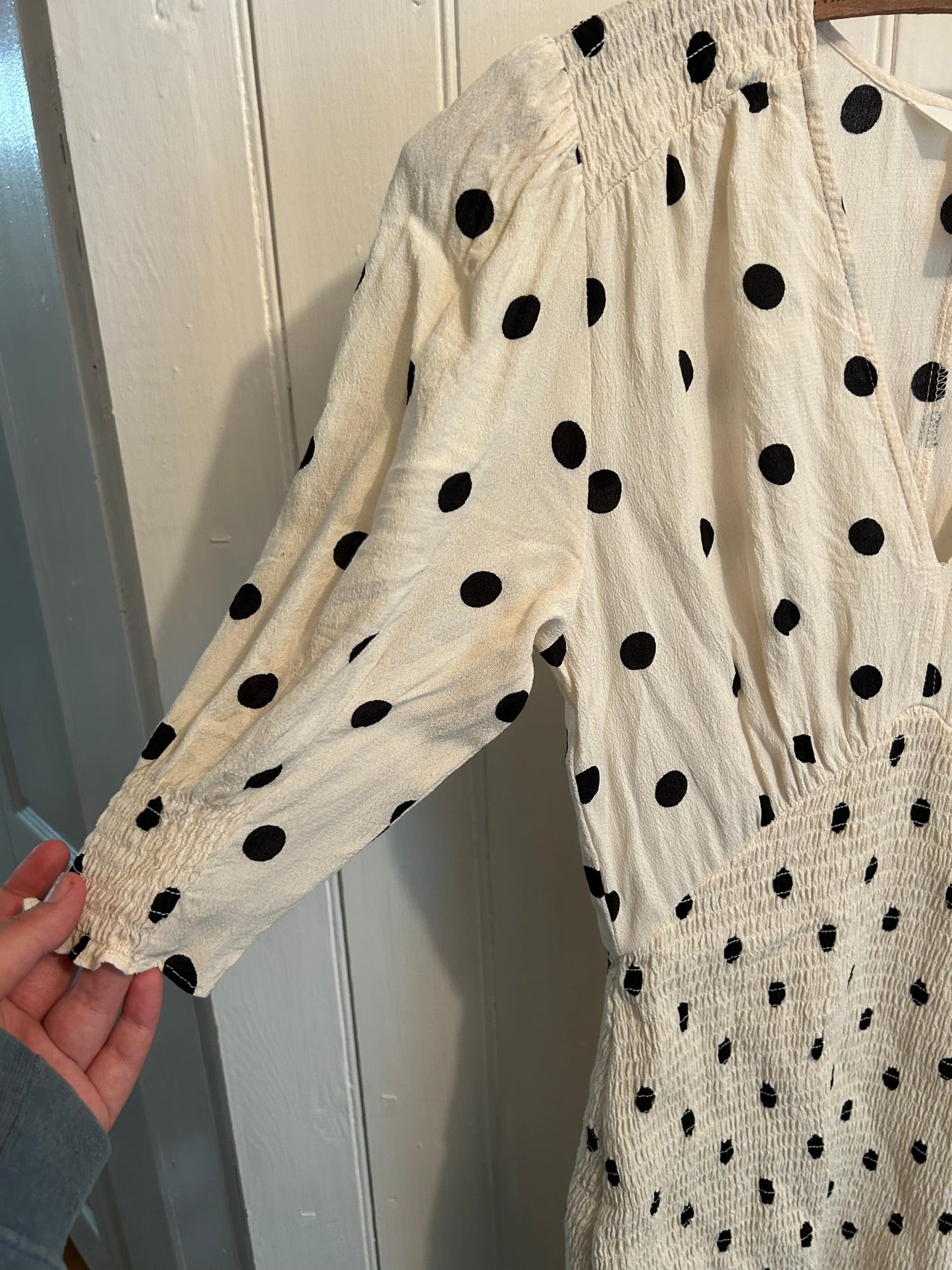 H&M xs polka dot vneck scrunch dress