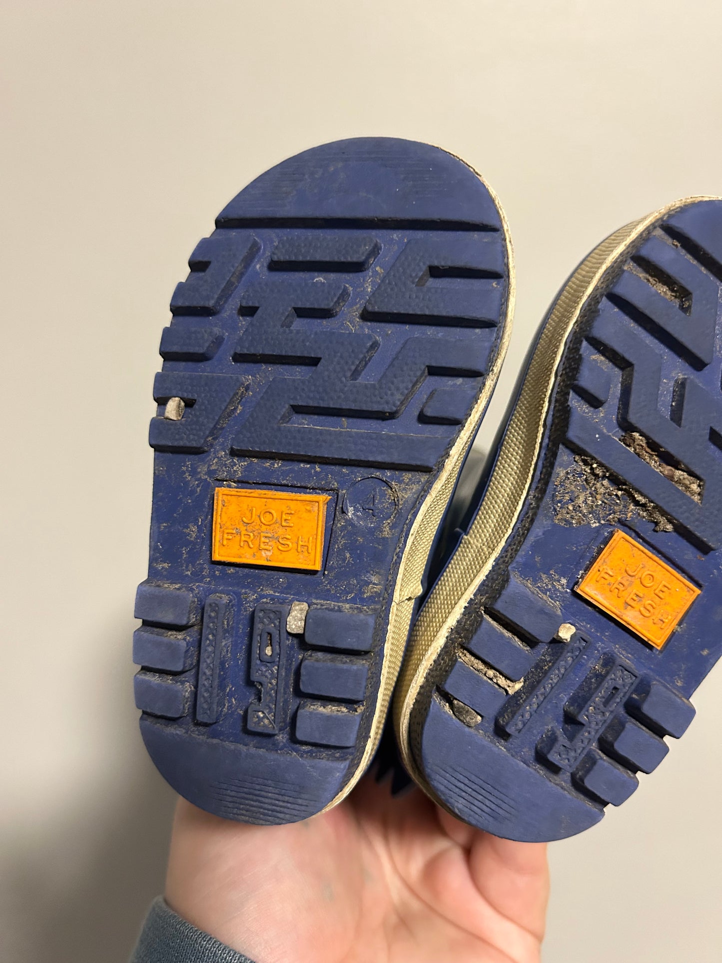 Joe fresh infant 4 blue Dino rubber boots