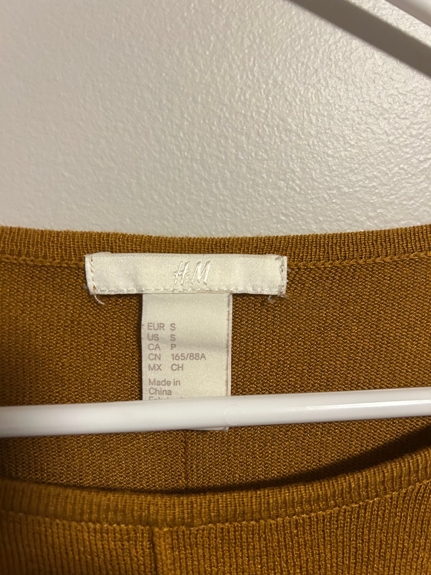 H&M small mustard yellow long sleeve shirt