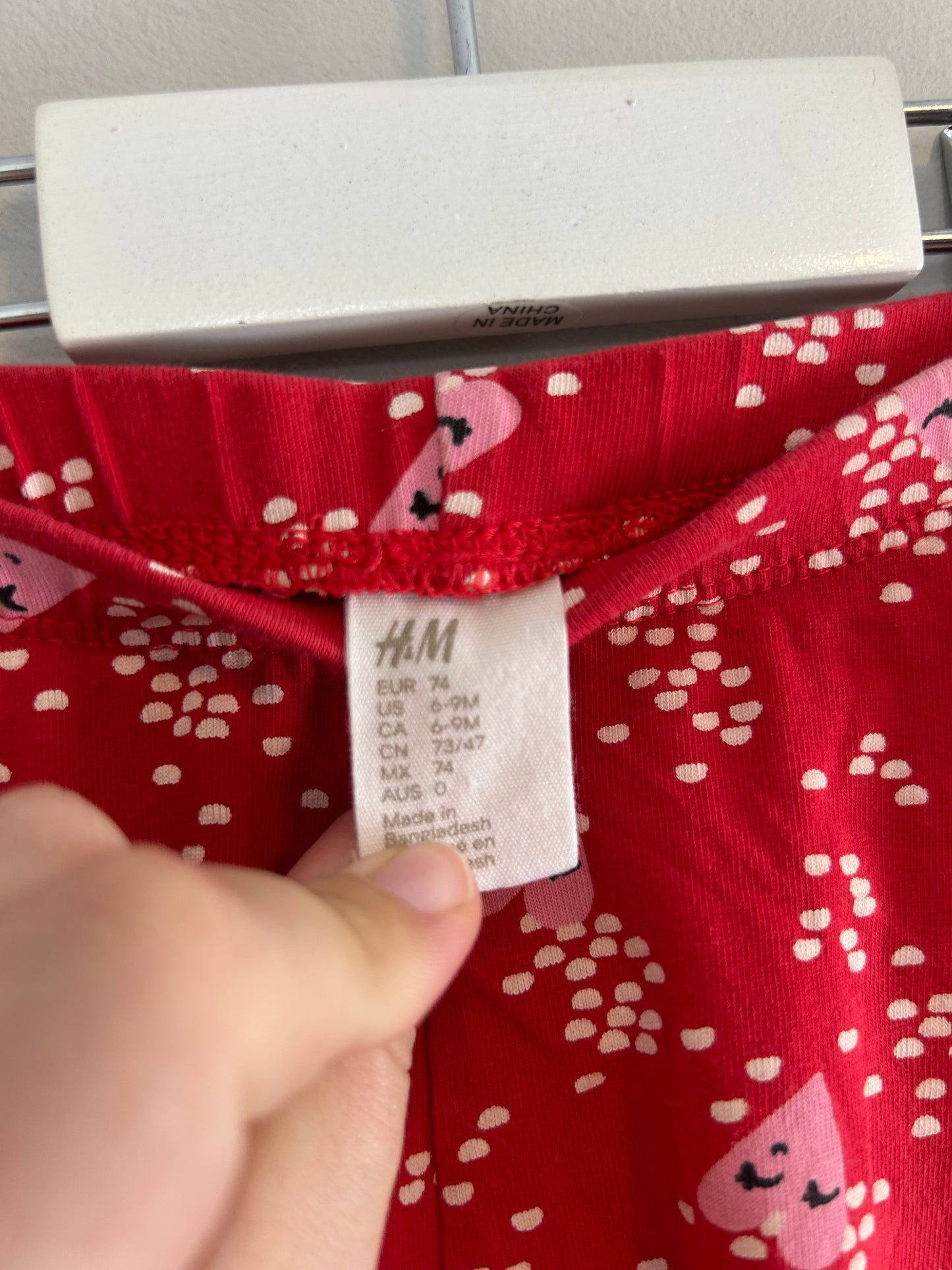 H&M 6/9m heart leggings
