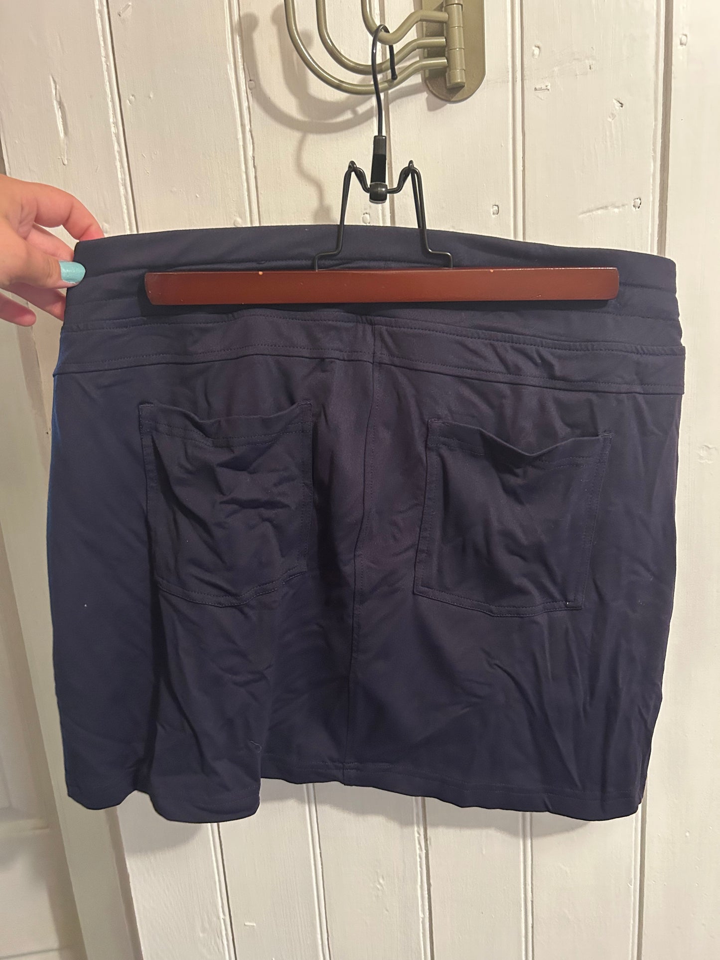 Hyba medium navy blue athletic skort