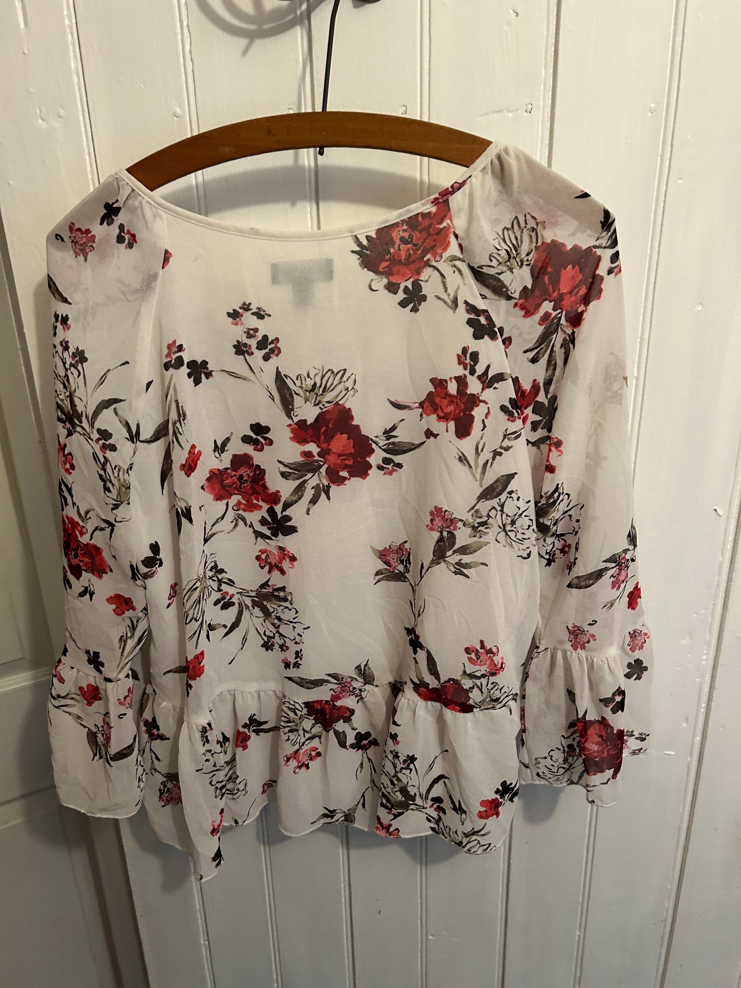 Le château small white & red floral flare sleeve blouse