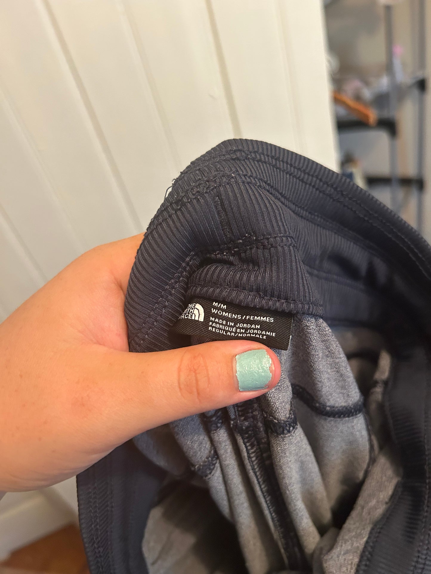 North Face medium navy blue scrunch pants