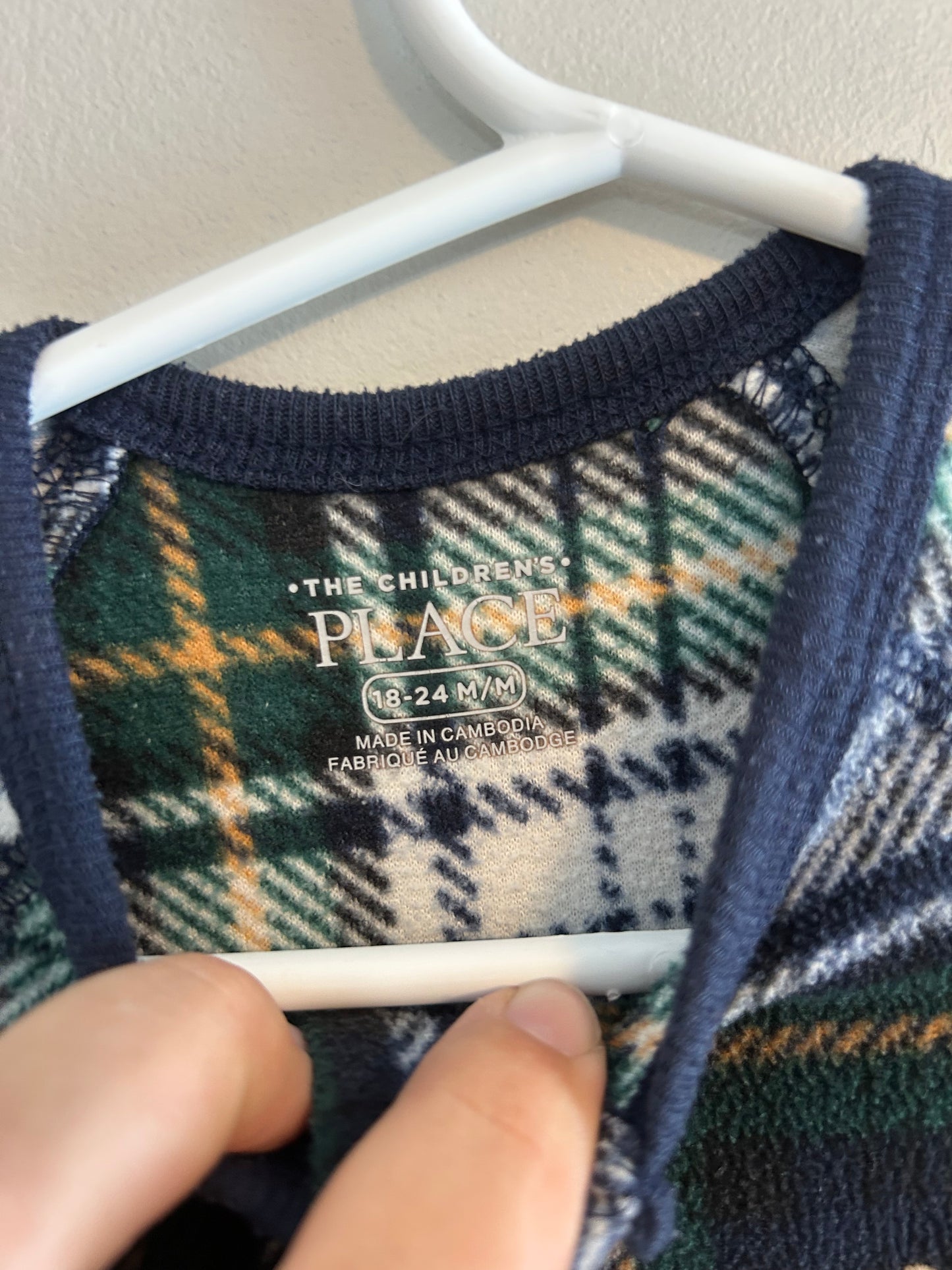 Children’s place 18/24m green & blue plaid moose sleeper