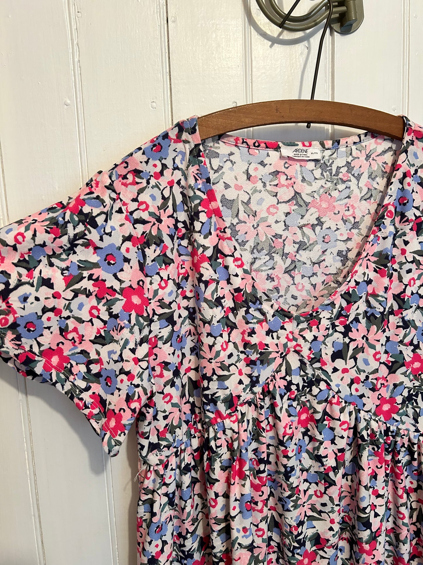 Ardene xl pink floral vneck tunic