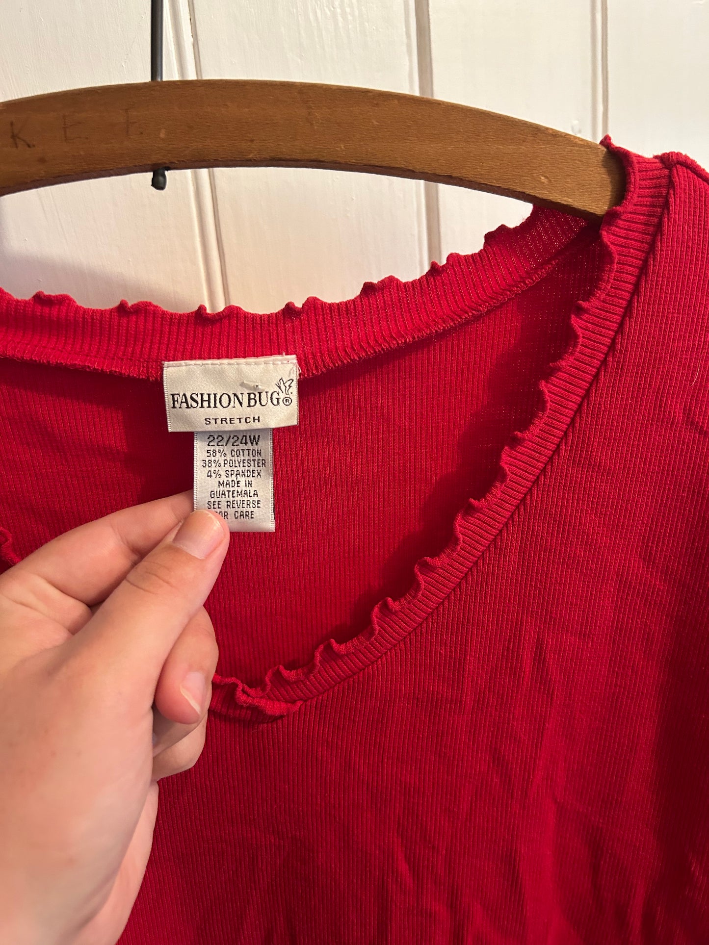 Fashion bug 22/24W red scalloped tank top