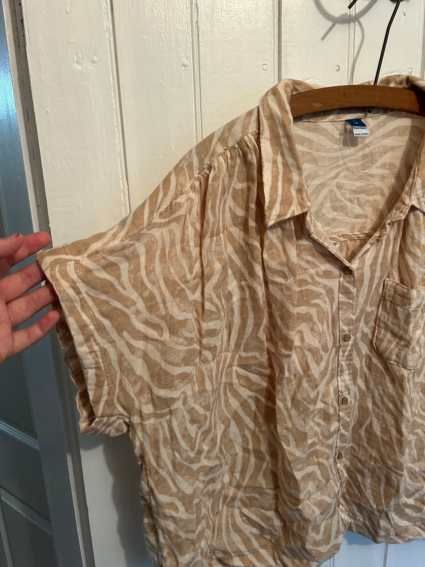 Old navy large tan zebra like button up top