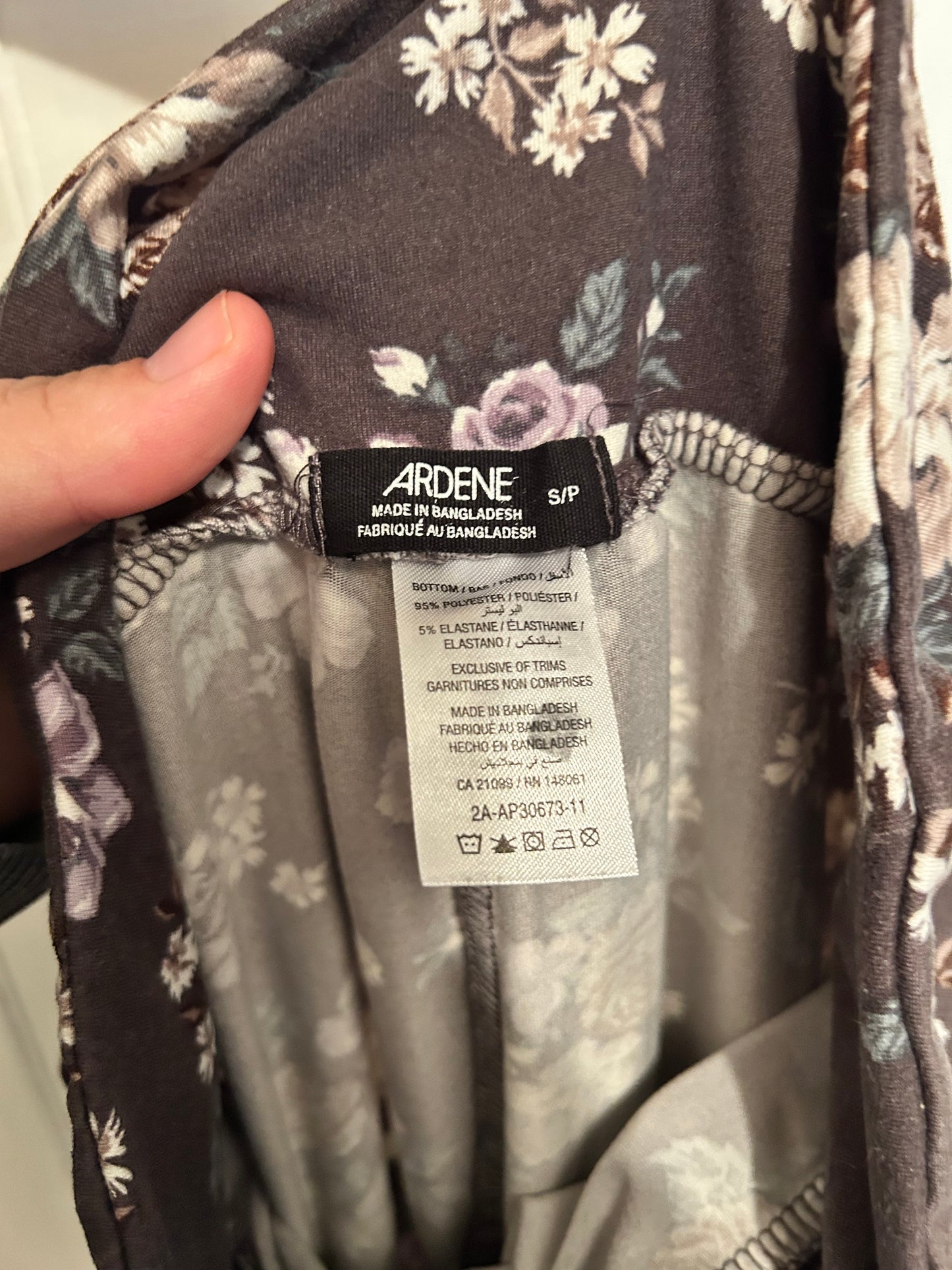 Ardene small grey & purple floral leggings