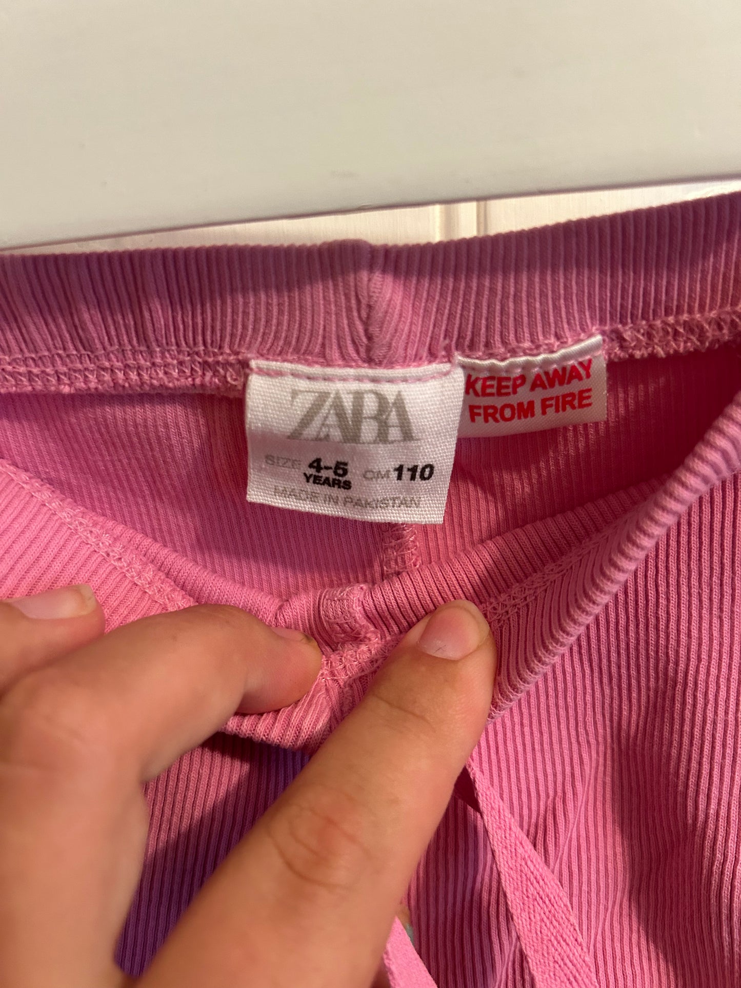 Zara 4/5 pink ribbed leggings