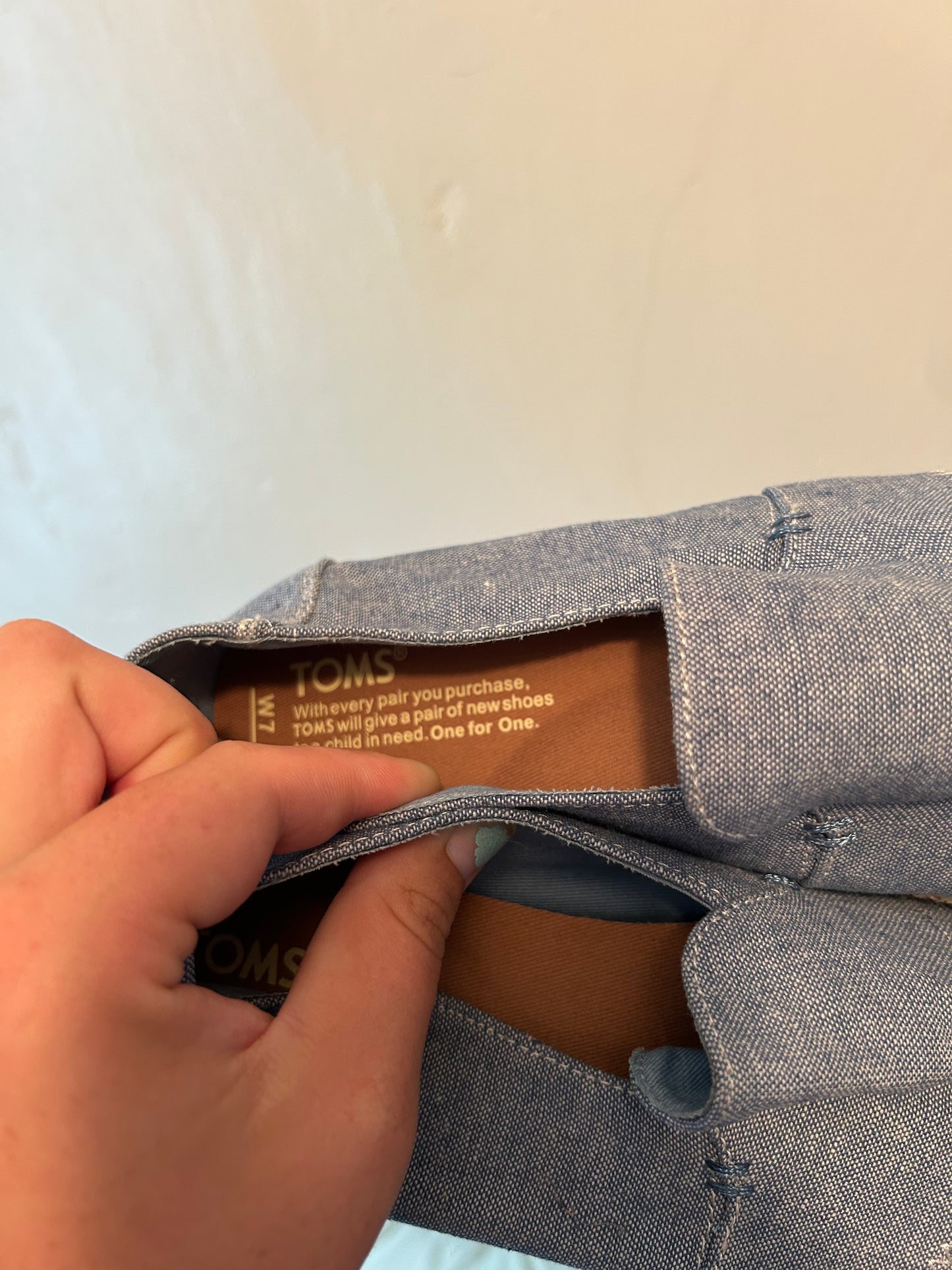 TOMS women’s 7 blue woven flats shoes