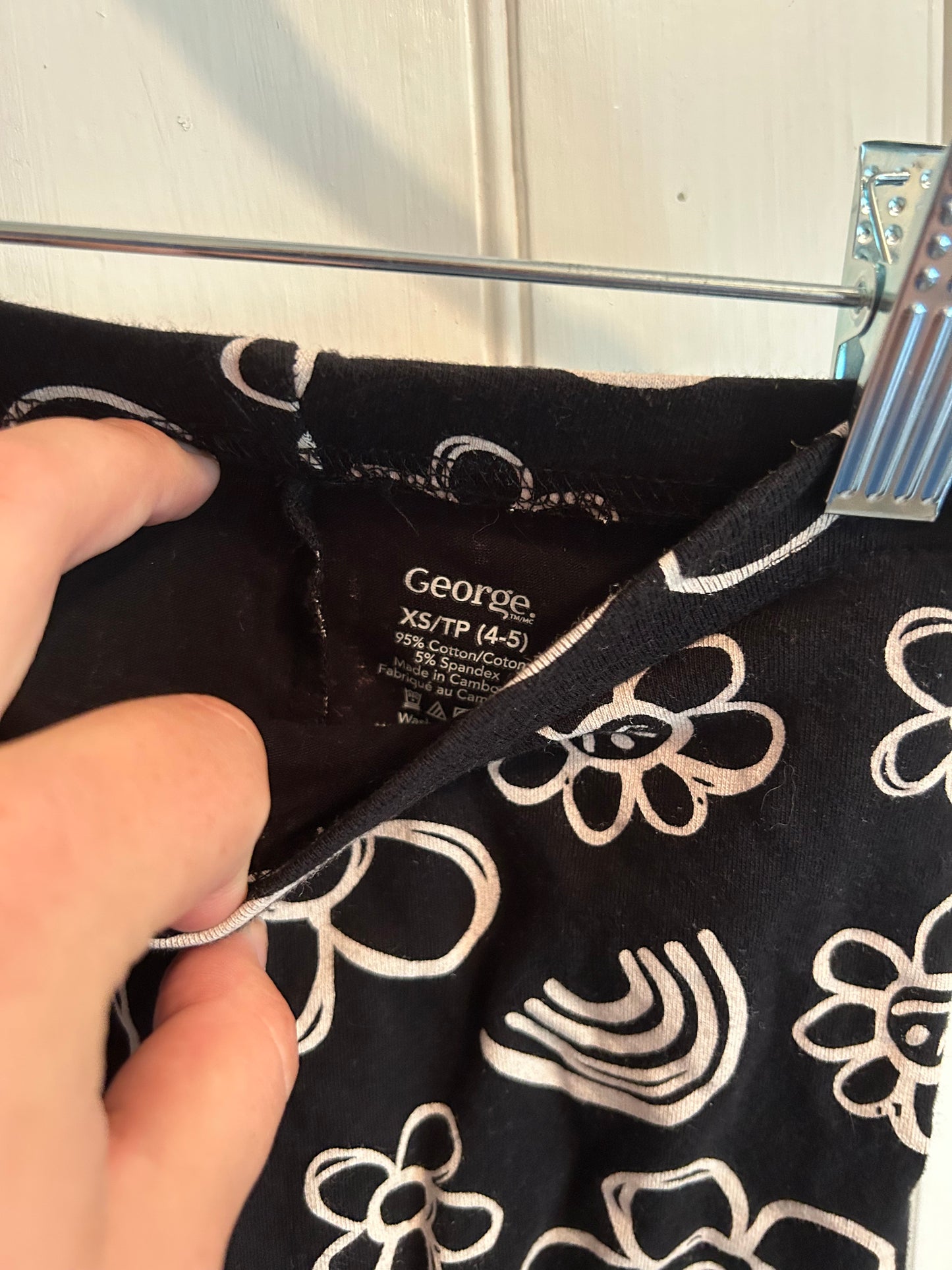 George 4/5 black floral rainbow Capri leggings