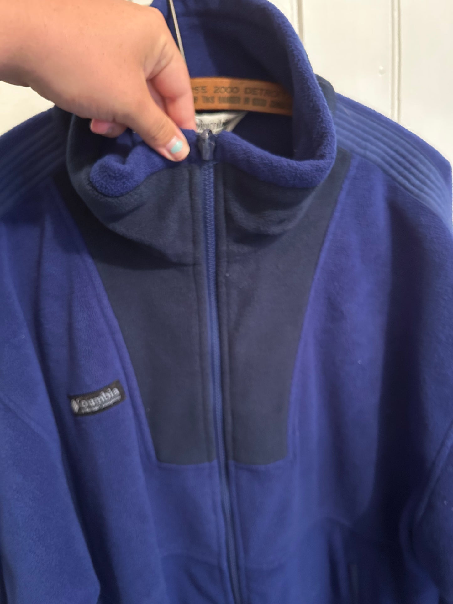 Columbia men’s large blue zip up fleece sweater