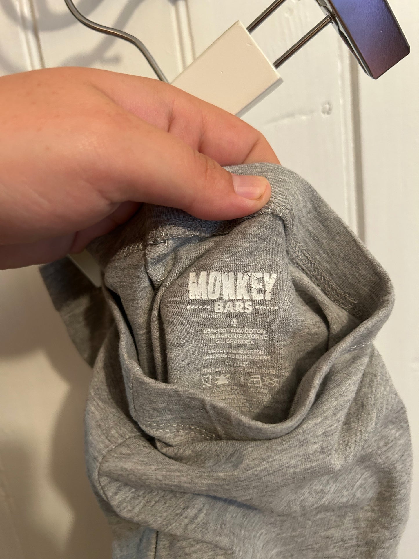 Monkey bars 4 grey & pink cat knee leggings