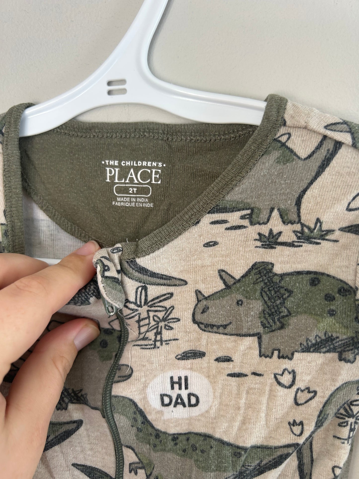 The children’s place 2t green & tan Dino sleeper