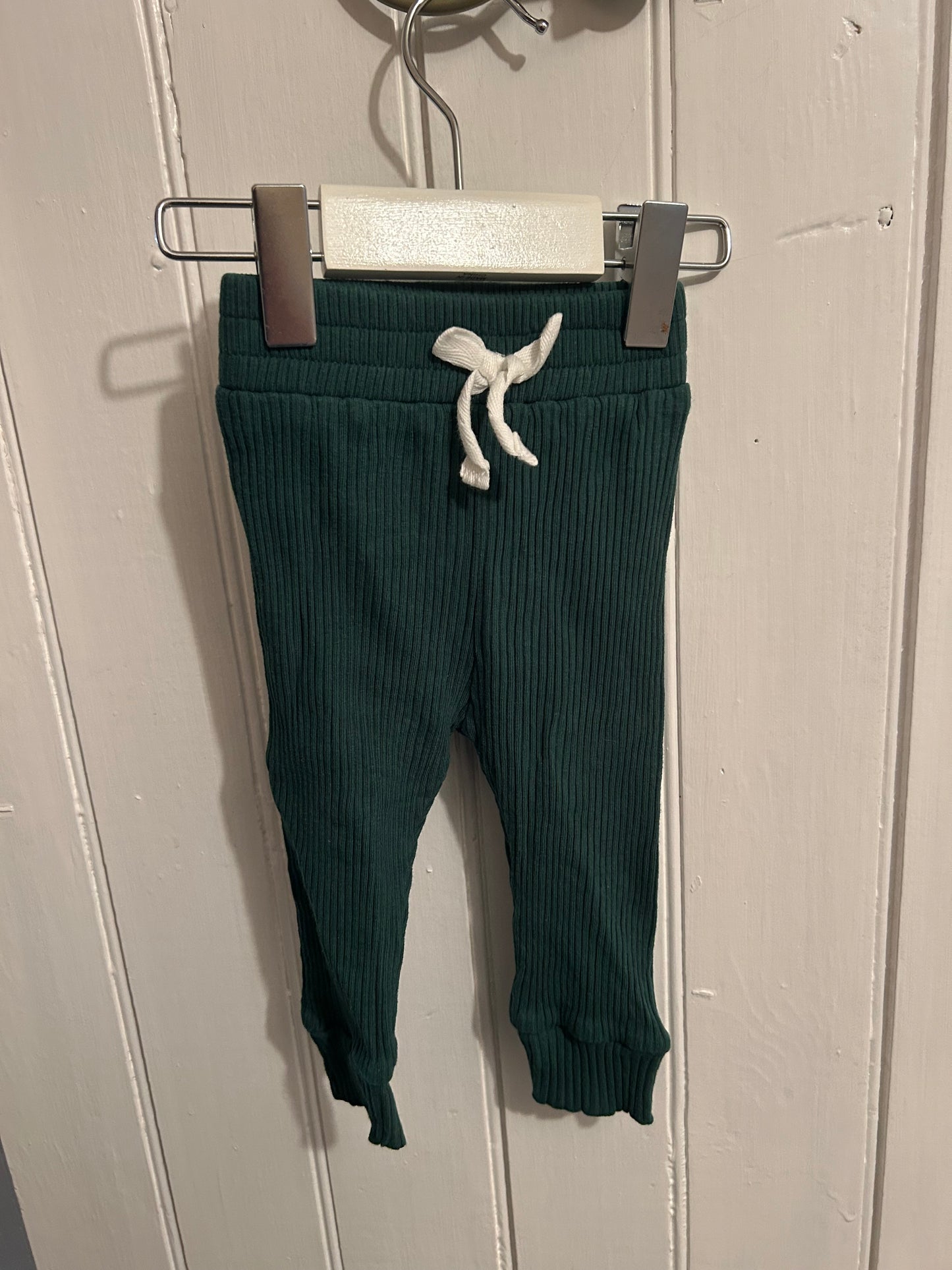 6/9m green ribbed onesie & pants set