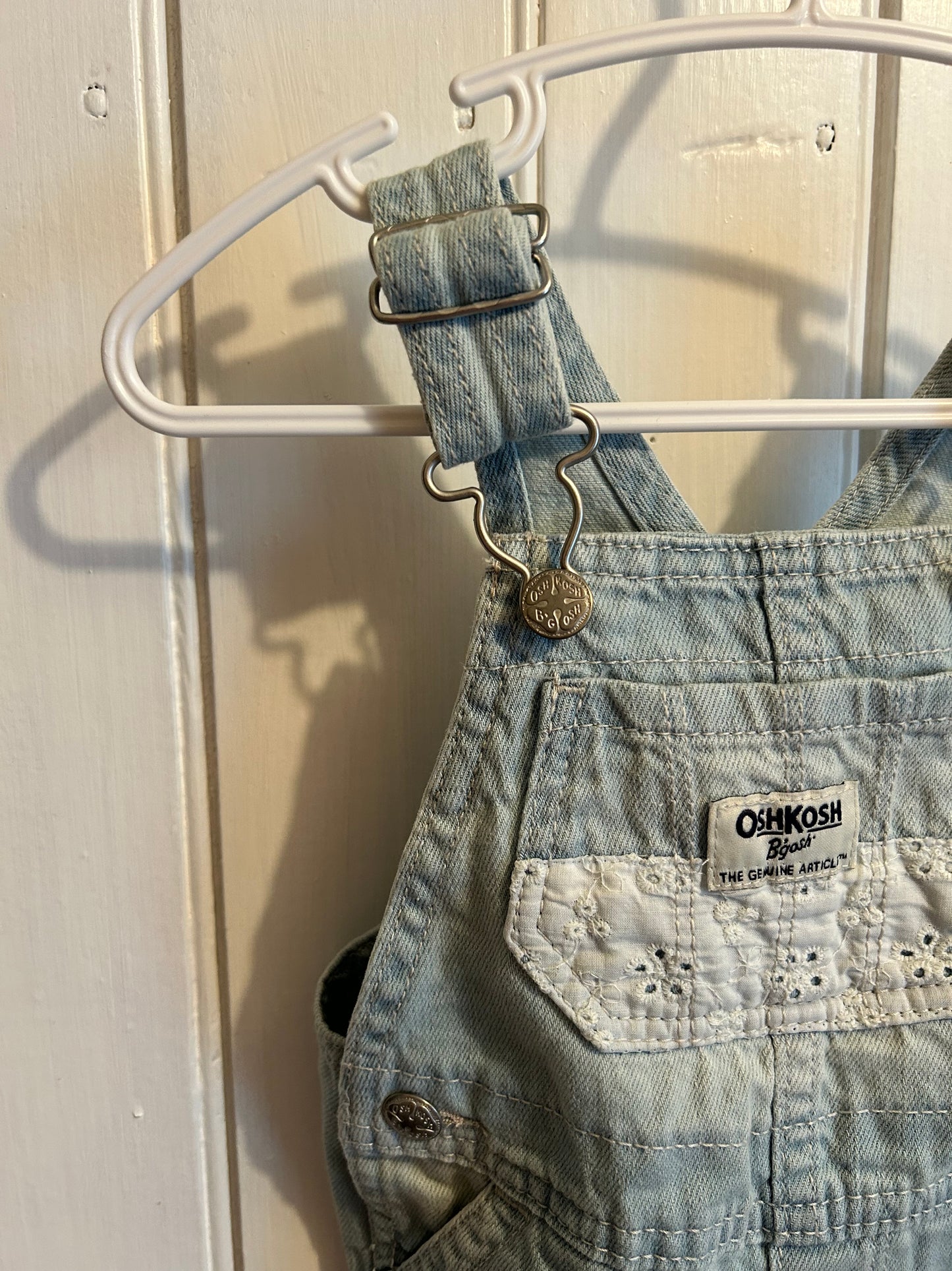 Oshkosh 6m light wash lace short denim overalls