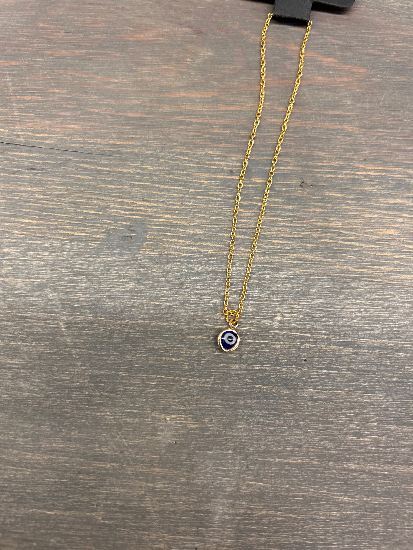 Blue pendant necklace