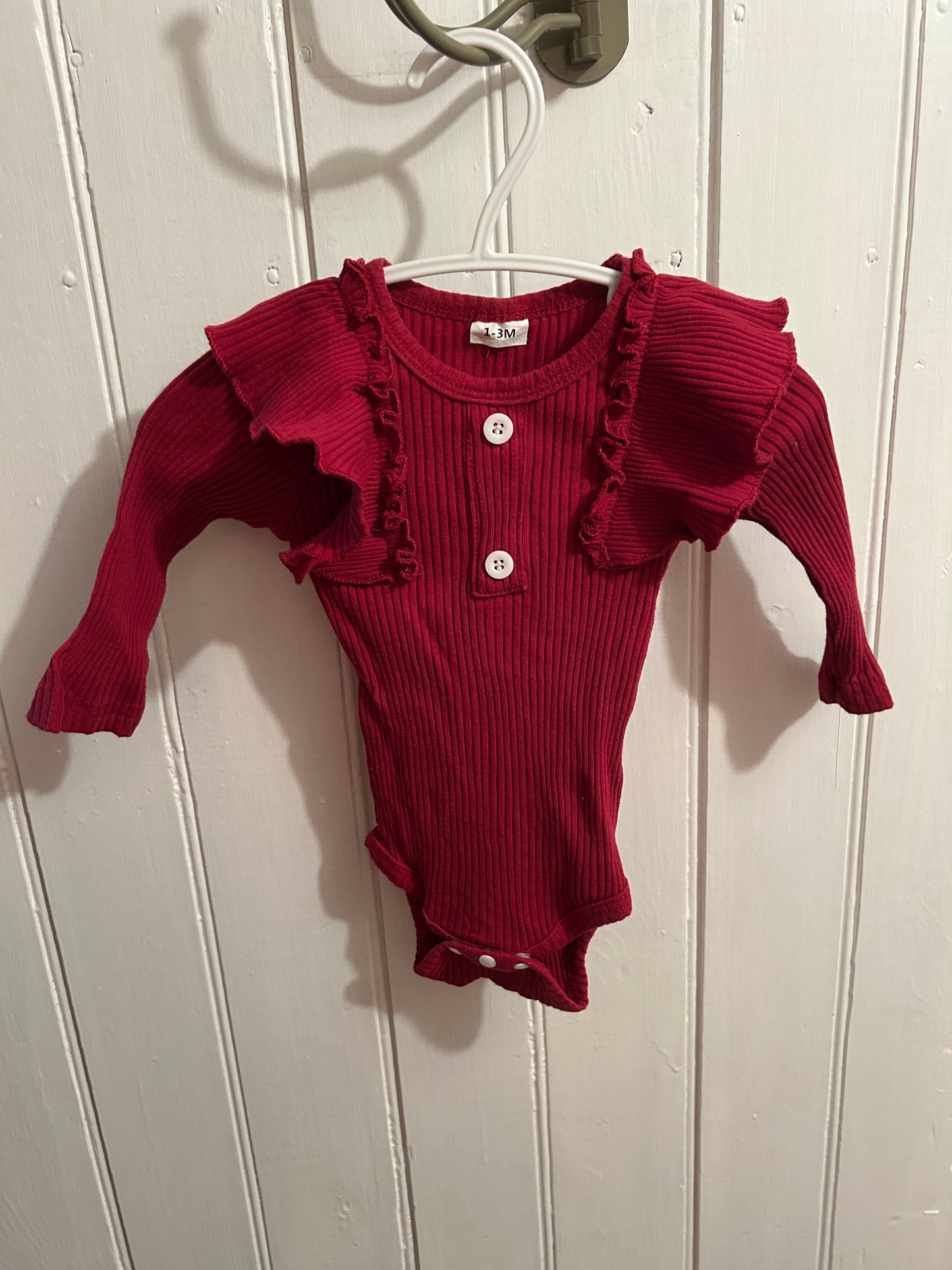 1-3m red ribbed ruffle onesie