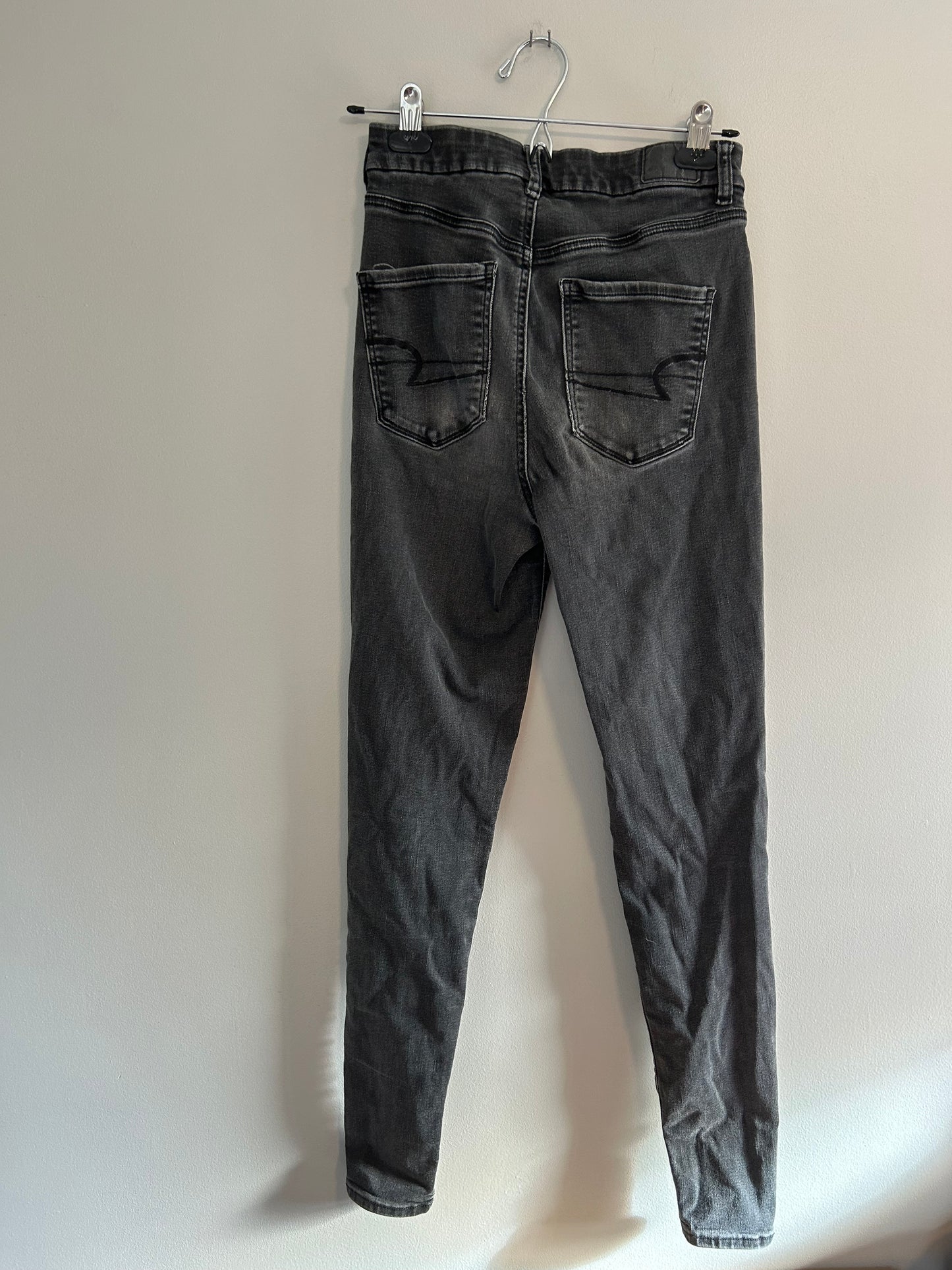 American eagle women’s 6 x-long curvy high rise skinny jeans