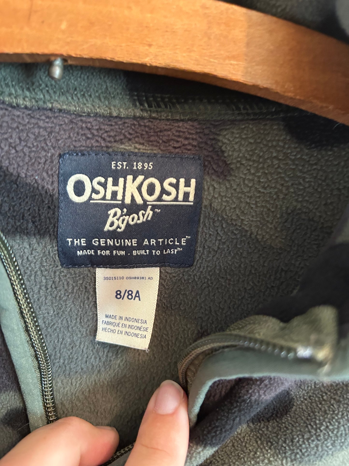 Oshkosh 8 green camo fleece quarter zip sweater