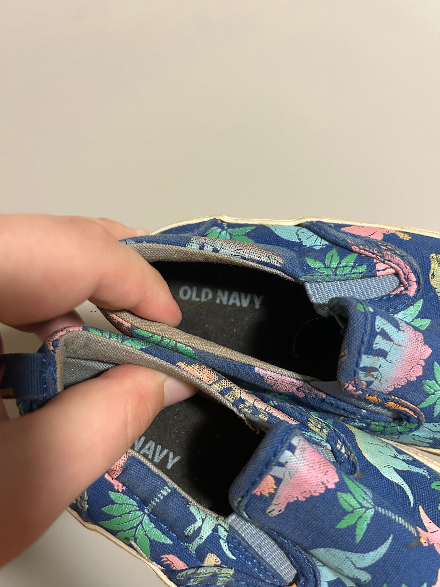 Old navy toddler 7 Dino shoes