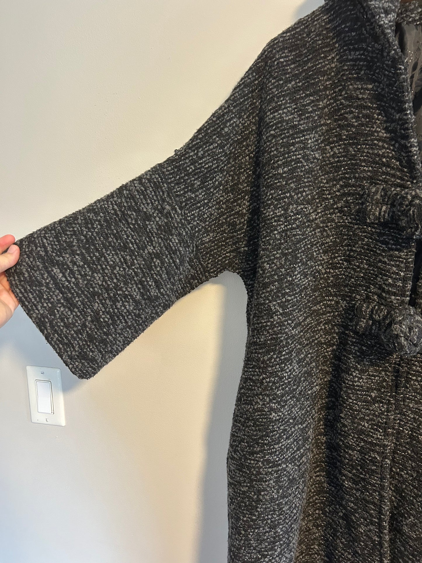 Jing xiu xl black knit 3/4 length sleeve hooded jacket