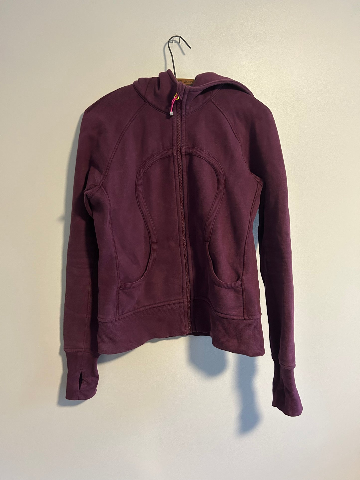 Lululemon 8 purple scuba sweater