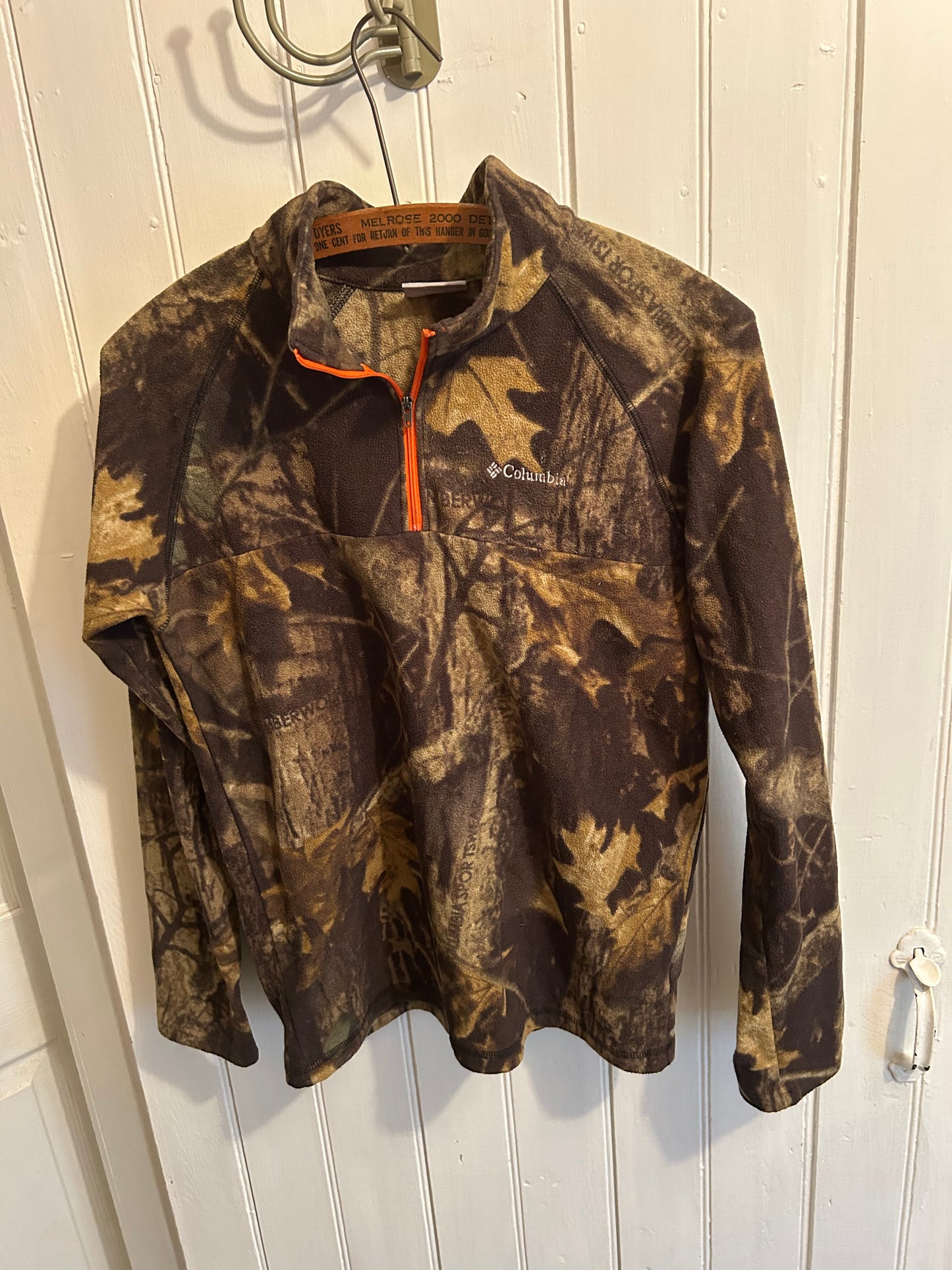 Columbia youth 14/15 camo fleece sweater