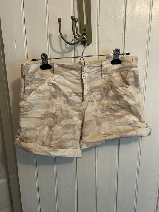 Sanctuary 29 tan camo shorts
