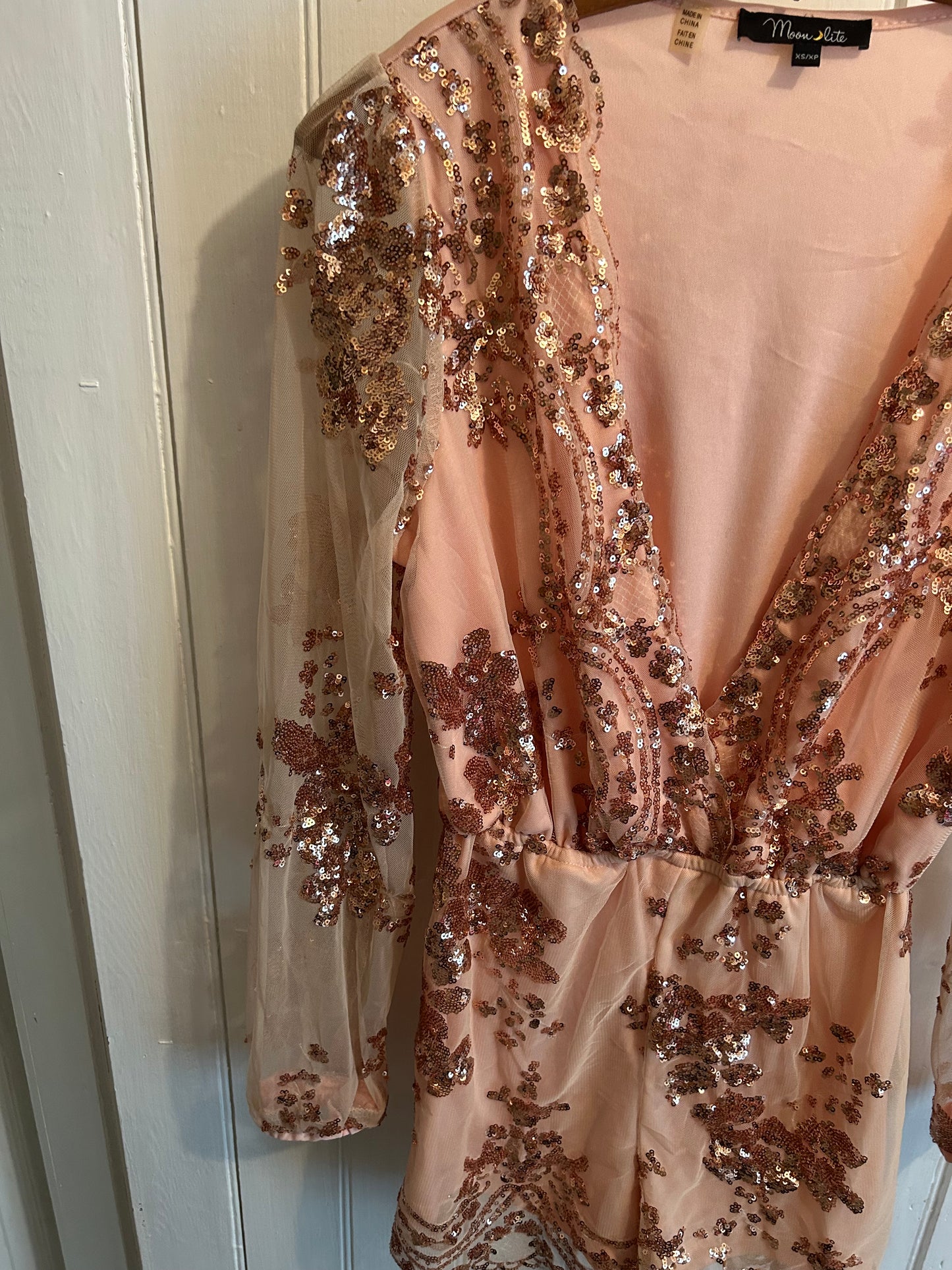 Moonlite xs pink & gold sequin floral vneck romper