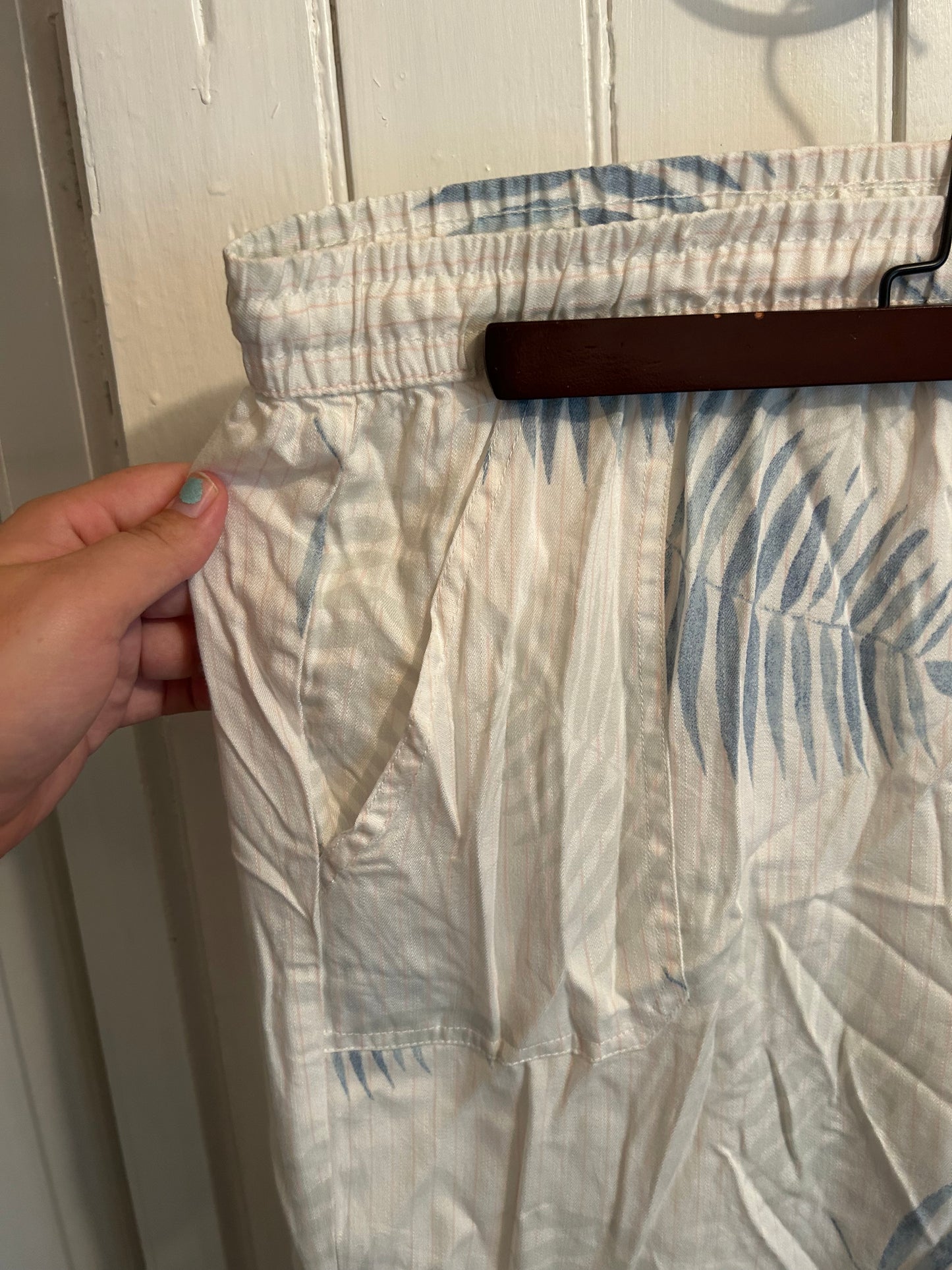 NEW Billy T large white & blue leaf print linen pants