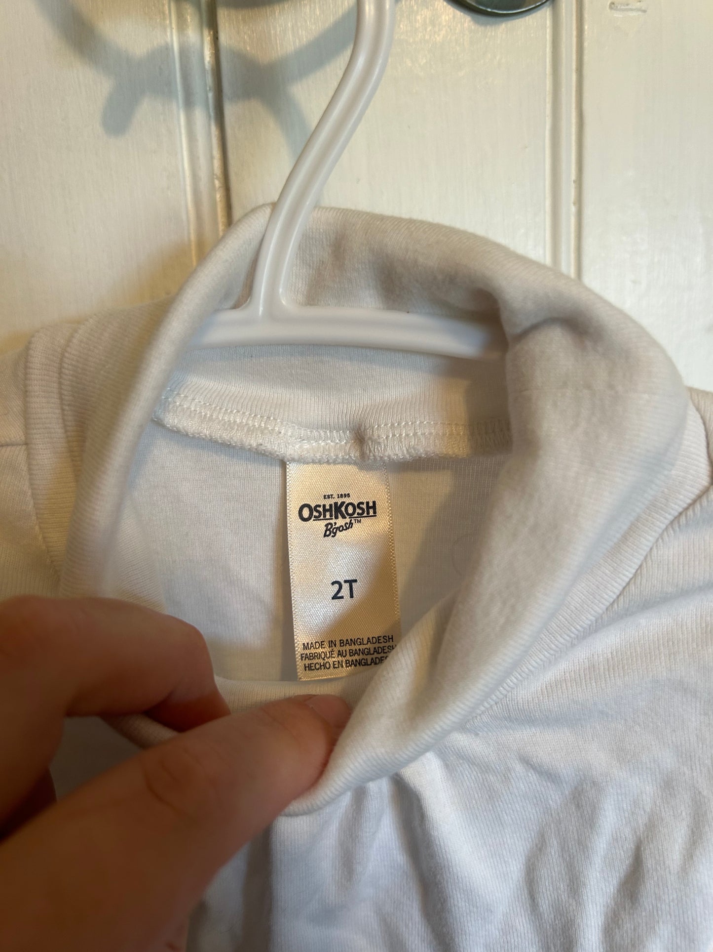 Oshkosh 2t white turtleneck