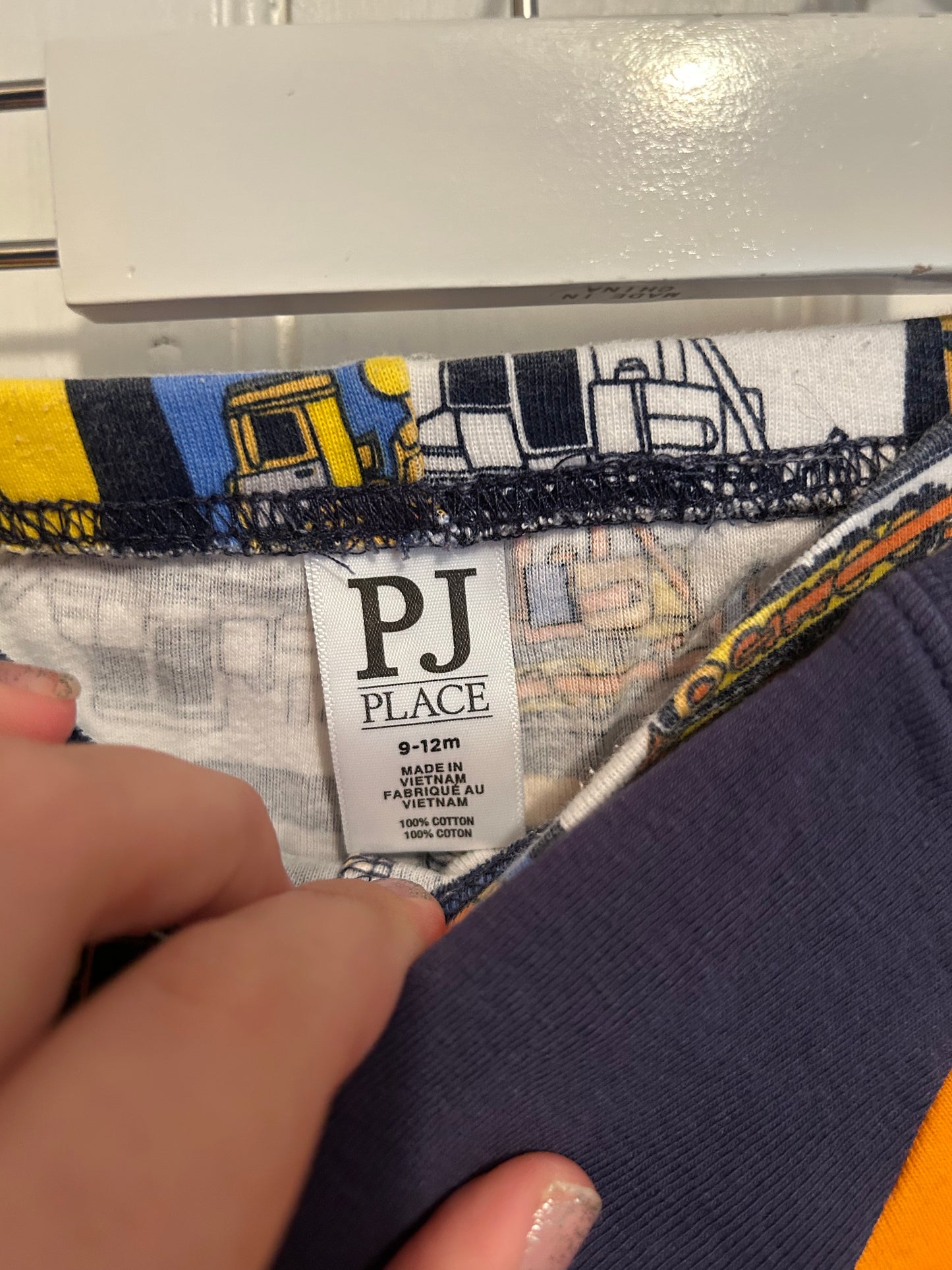 The children’s place 9/12m dig sleep set