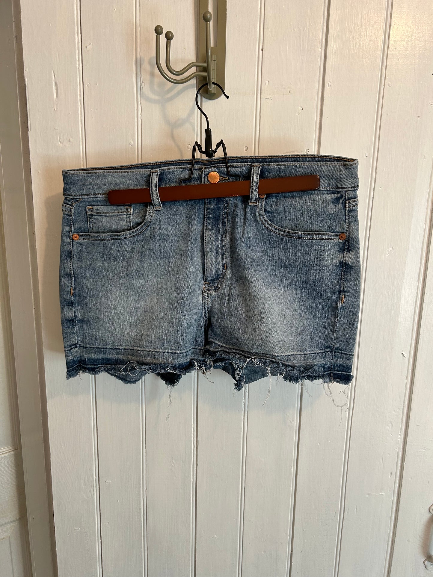 Banana Republic size 31 light wash raw hem denim jeans