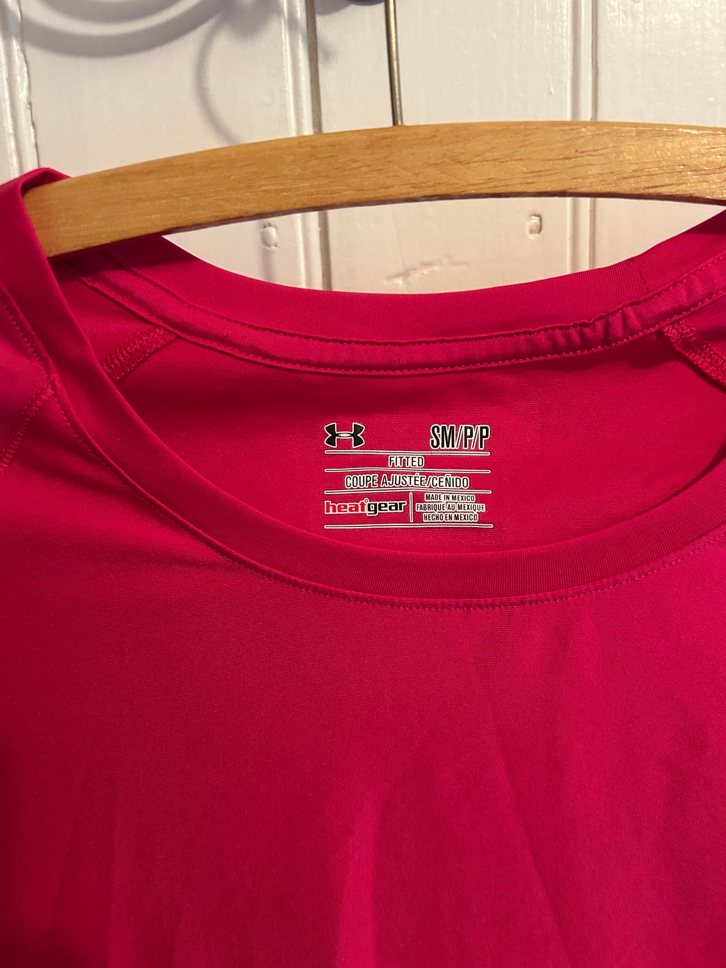 Under armour small pink long sleeve top