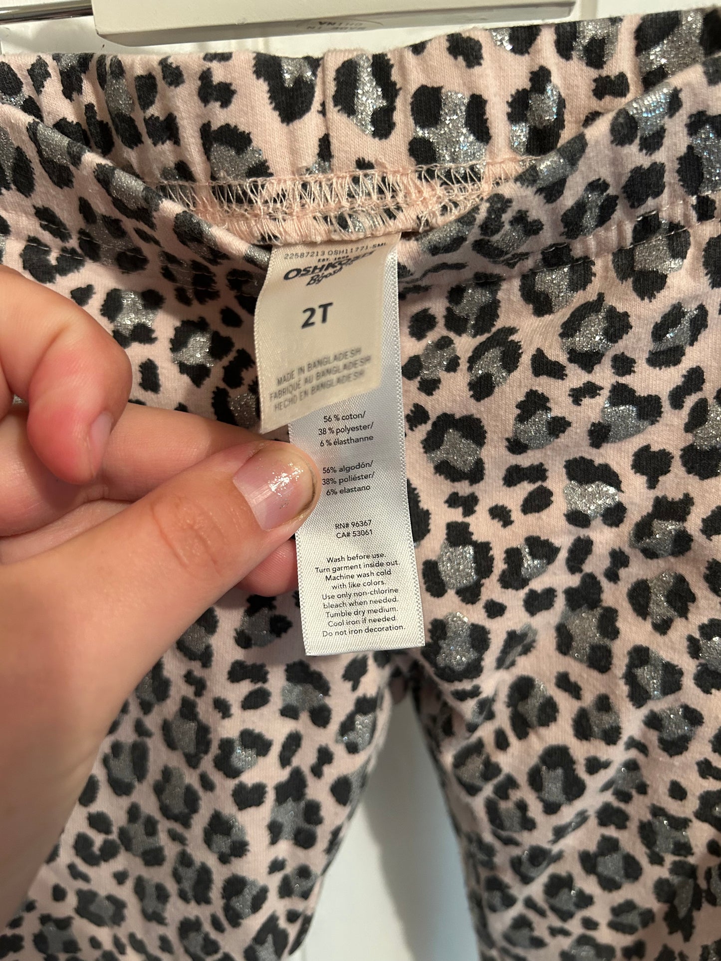 Oshkosh 2t glitter cheetah leggings