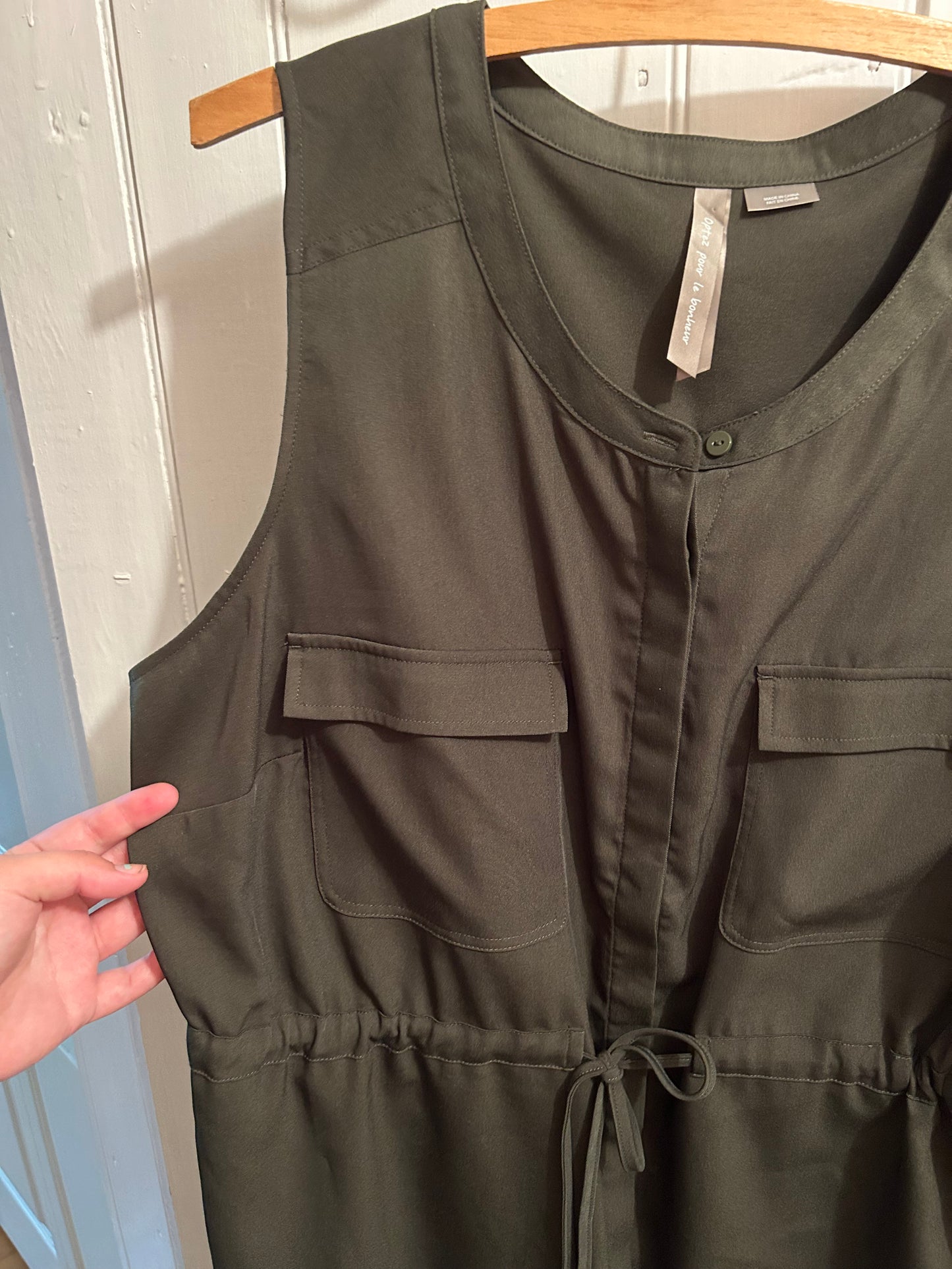 Penningtons 1x green button down tank tunic