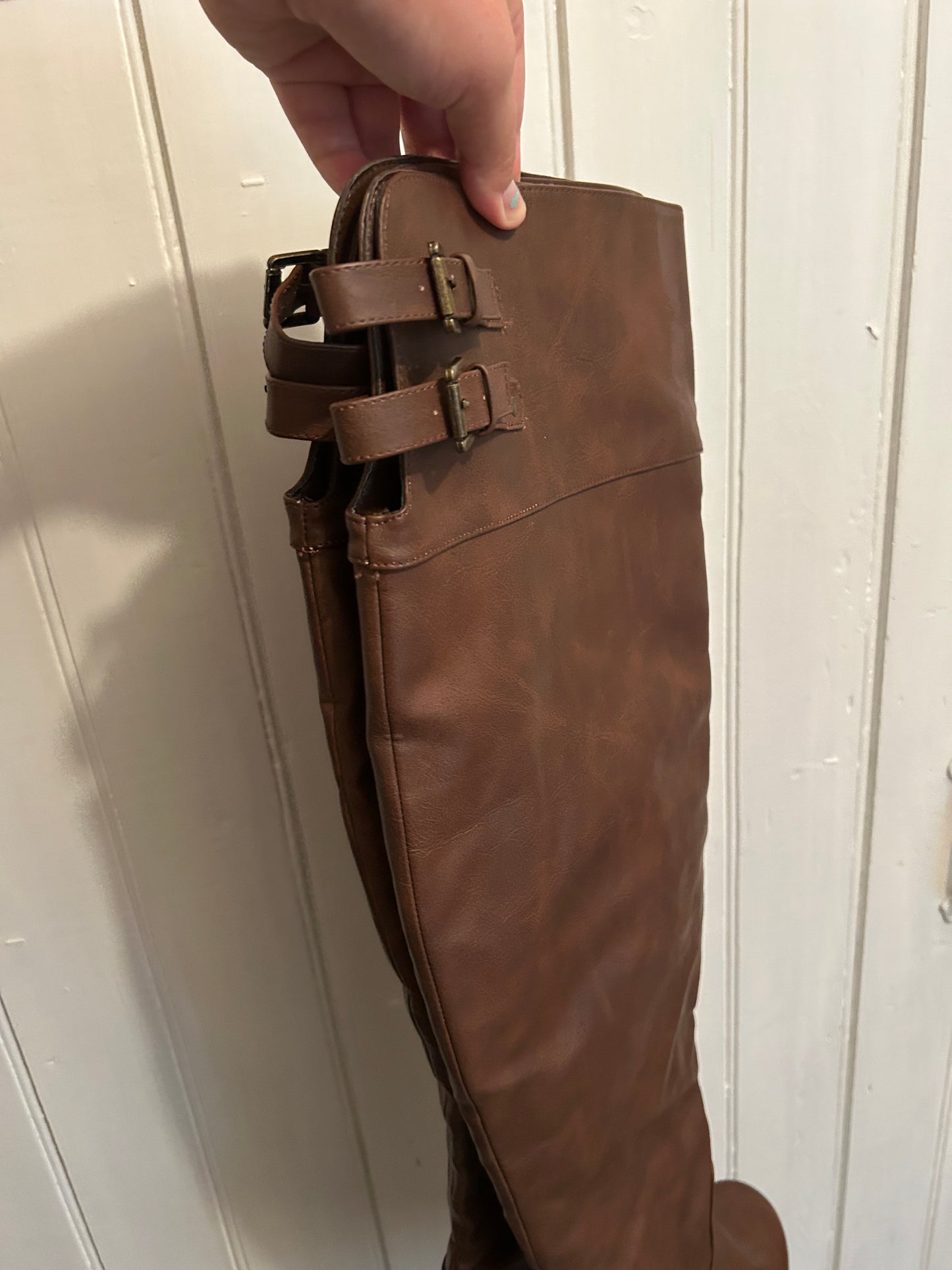 Ardene 10 brown heeled knee high boots