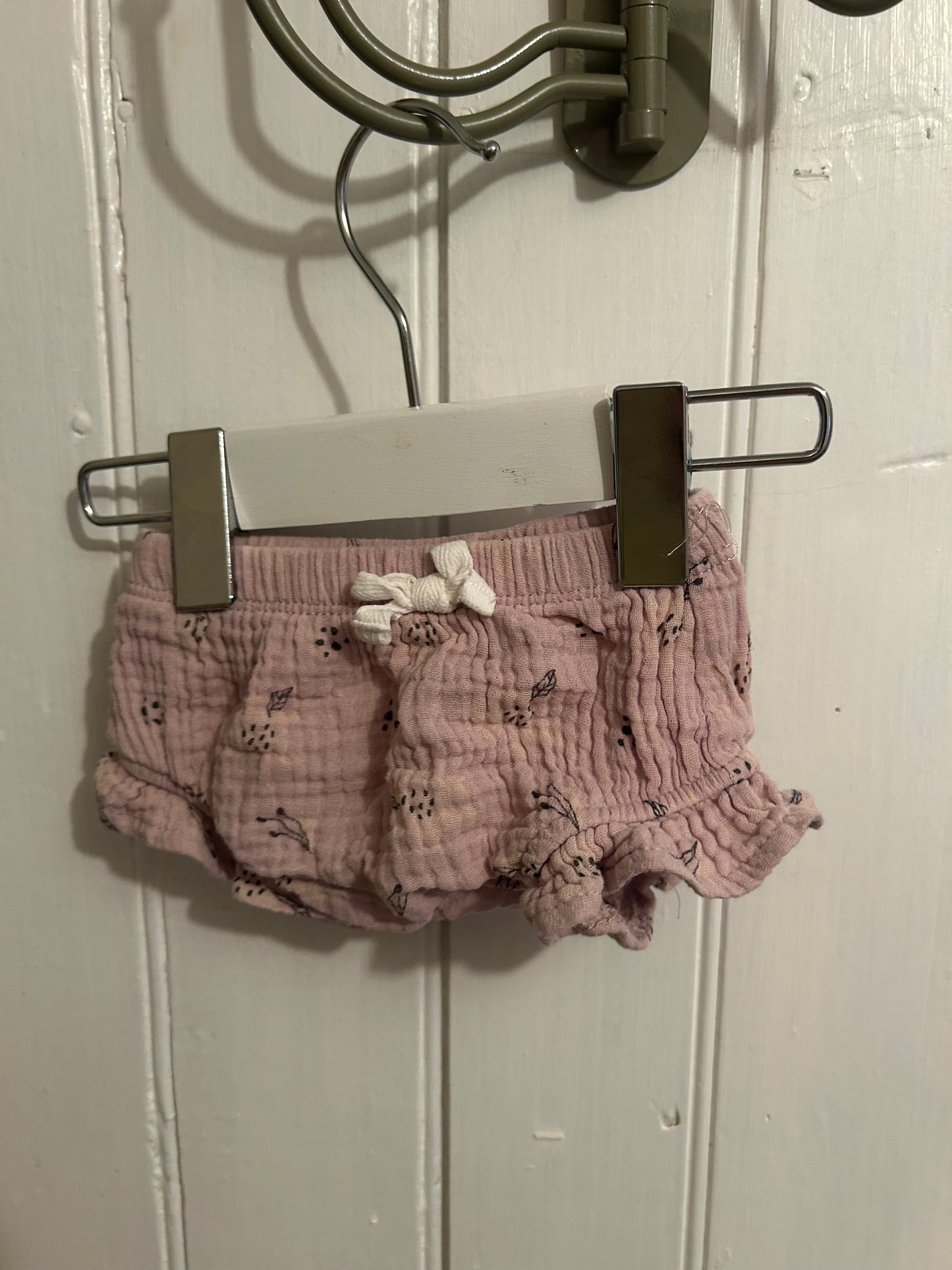 Emily & Oliver 0/3m purple floral top & short set