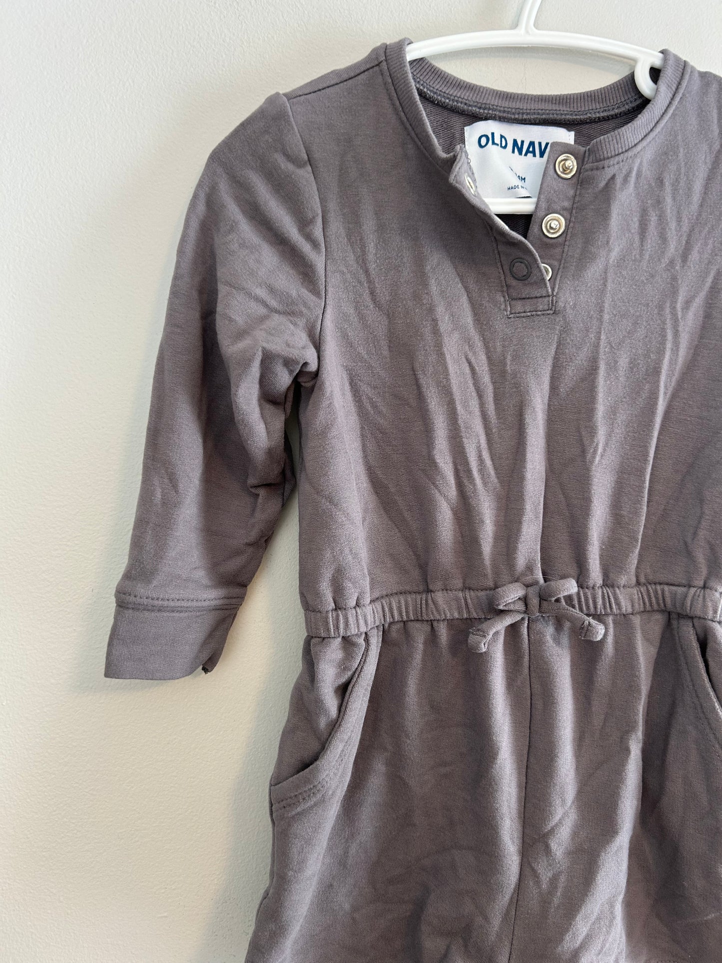 Old navy 18/24m grey romper