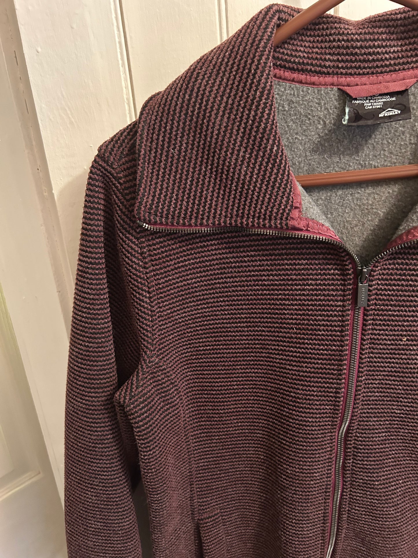 Mckinley large burgundy rib knit lightweight jacket