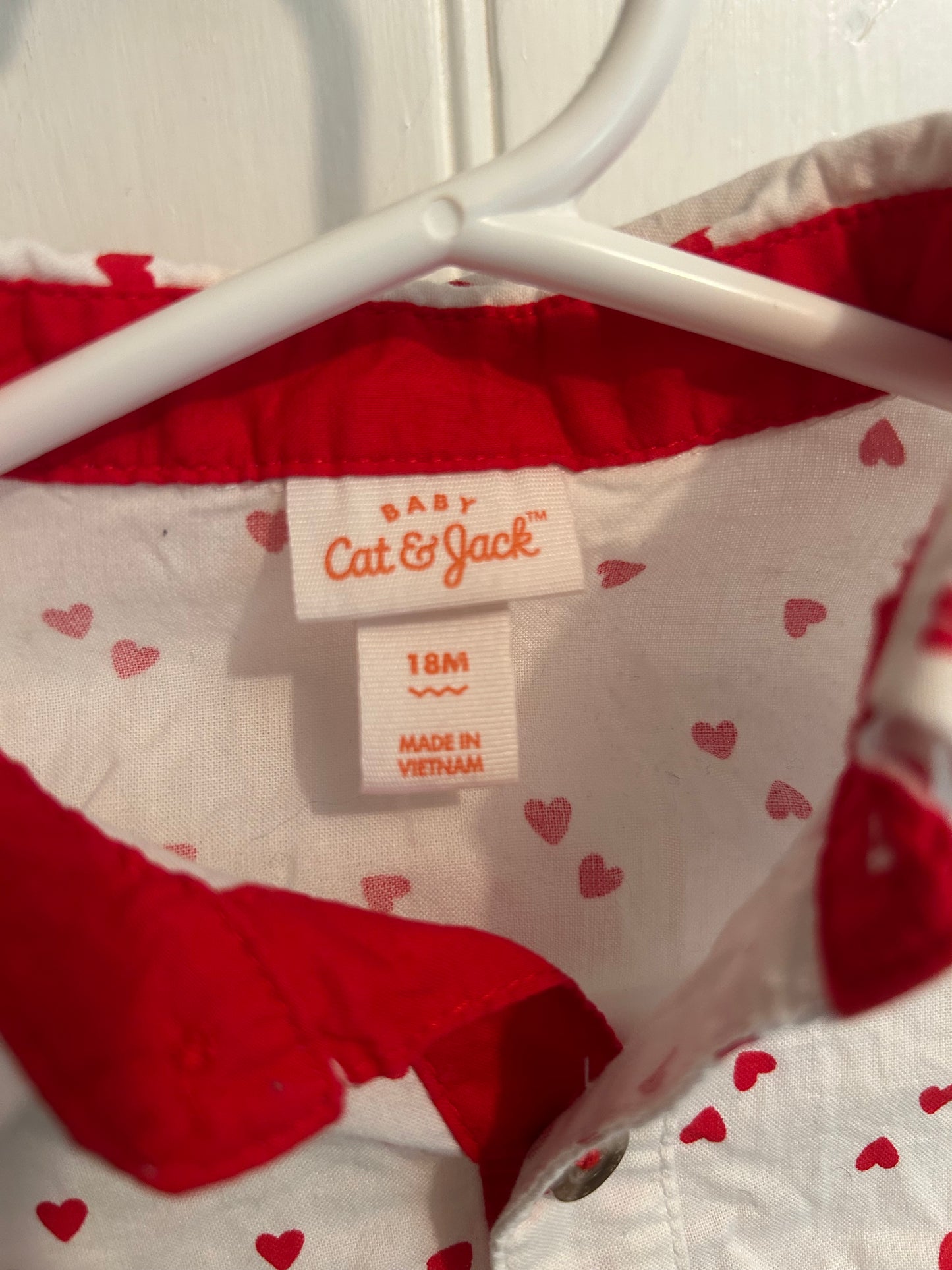 Cat & Jack 18m red heart button up onesie