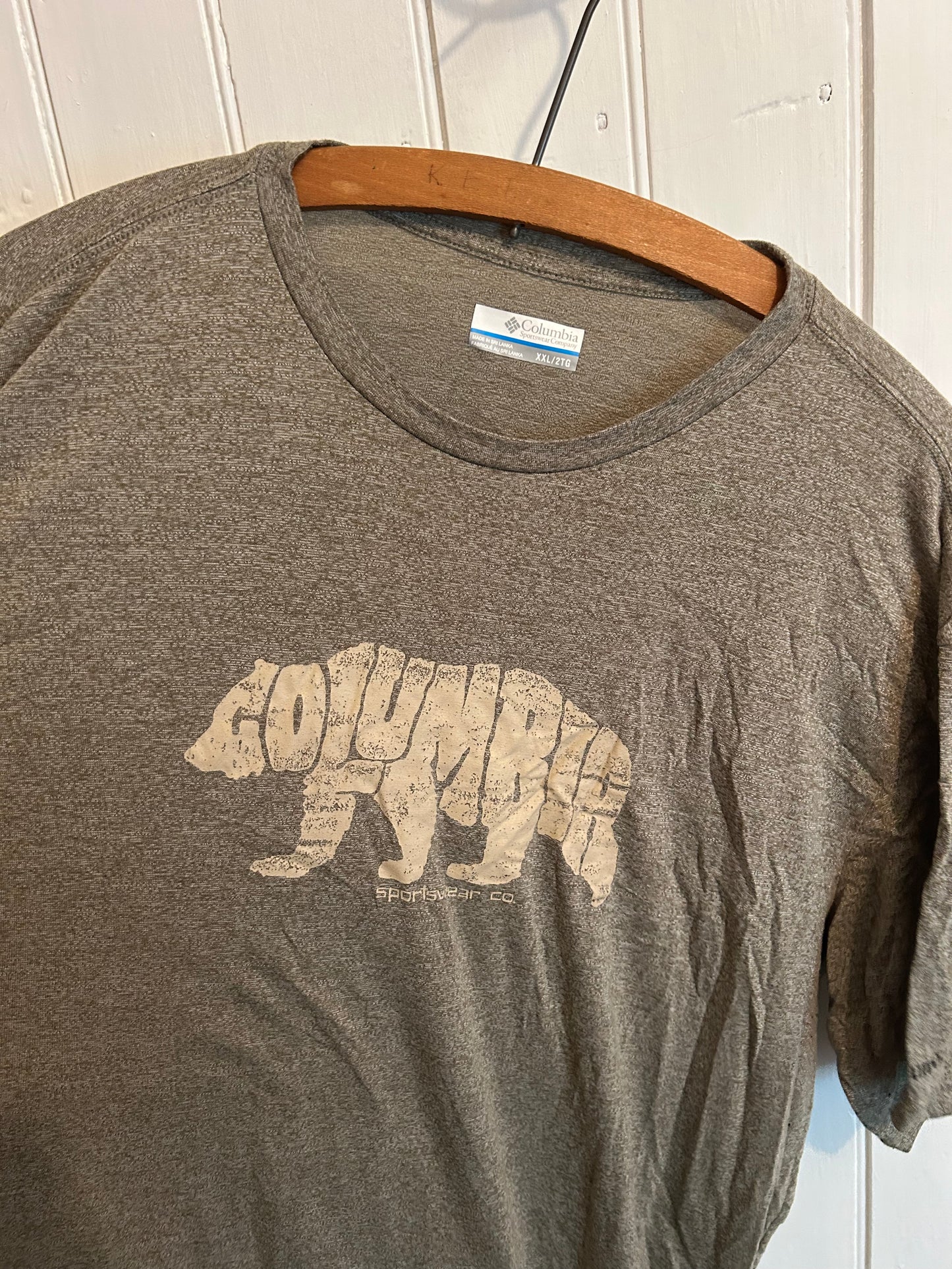 Columbia Xxl brown bear tshirt