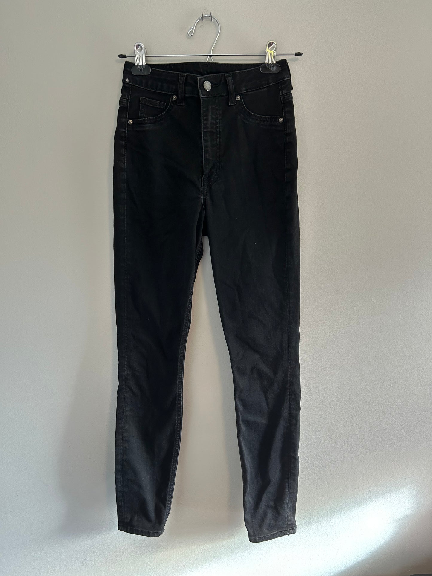 H&M & Denim women’s 2 black denim skinny jeans