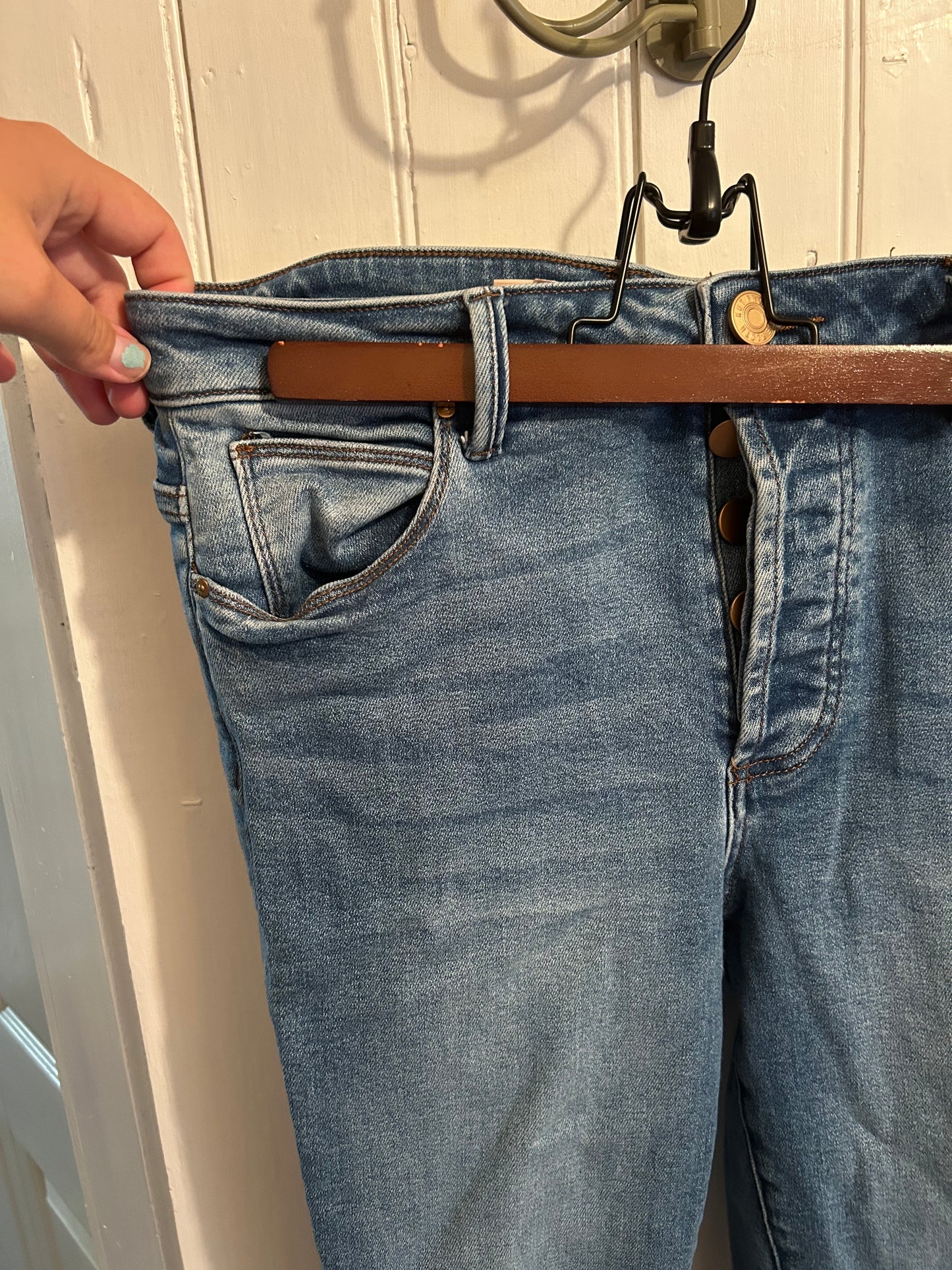 Kut from the Kloth 10 light wash button up skinny jeans