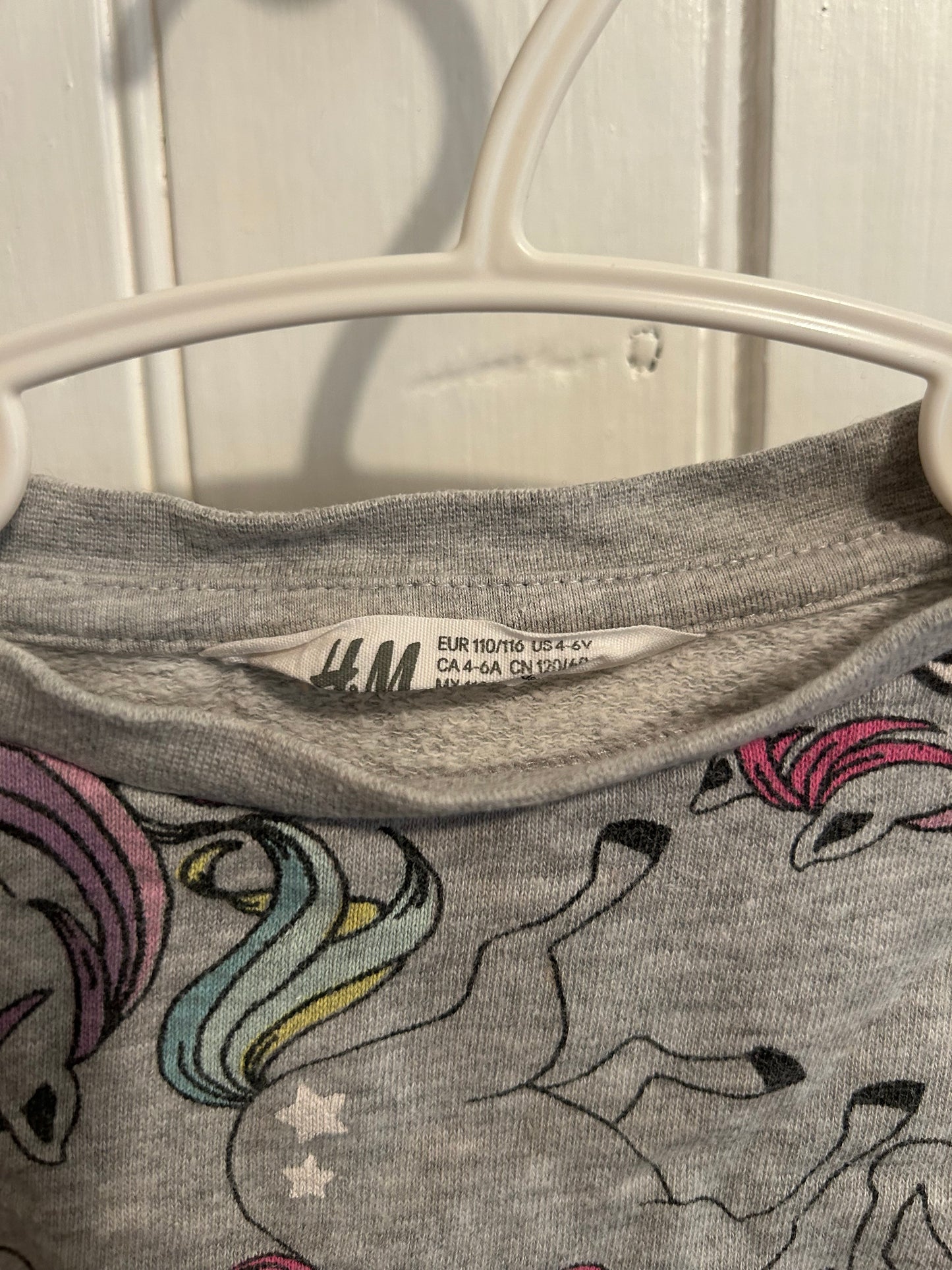 H&M youth 4/6 unicorn cropped sweater