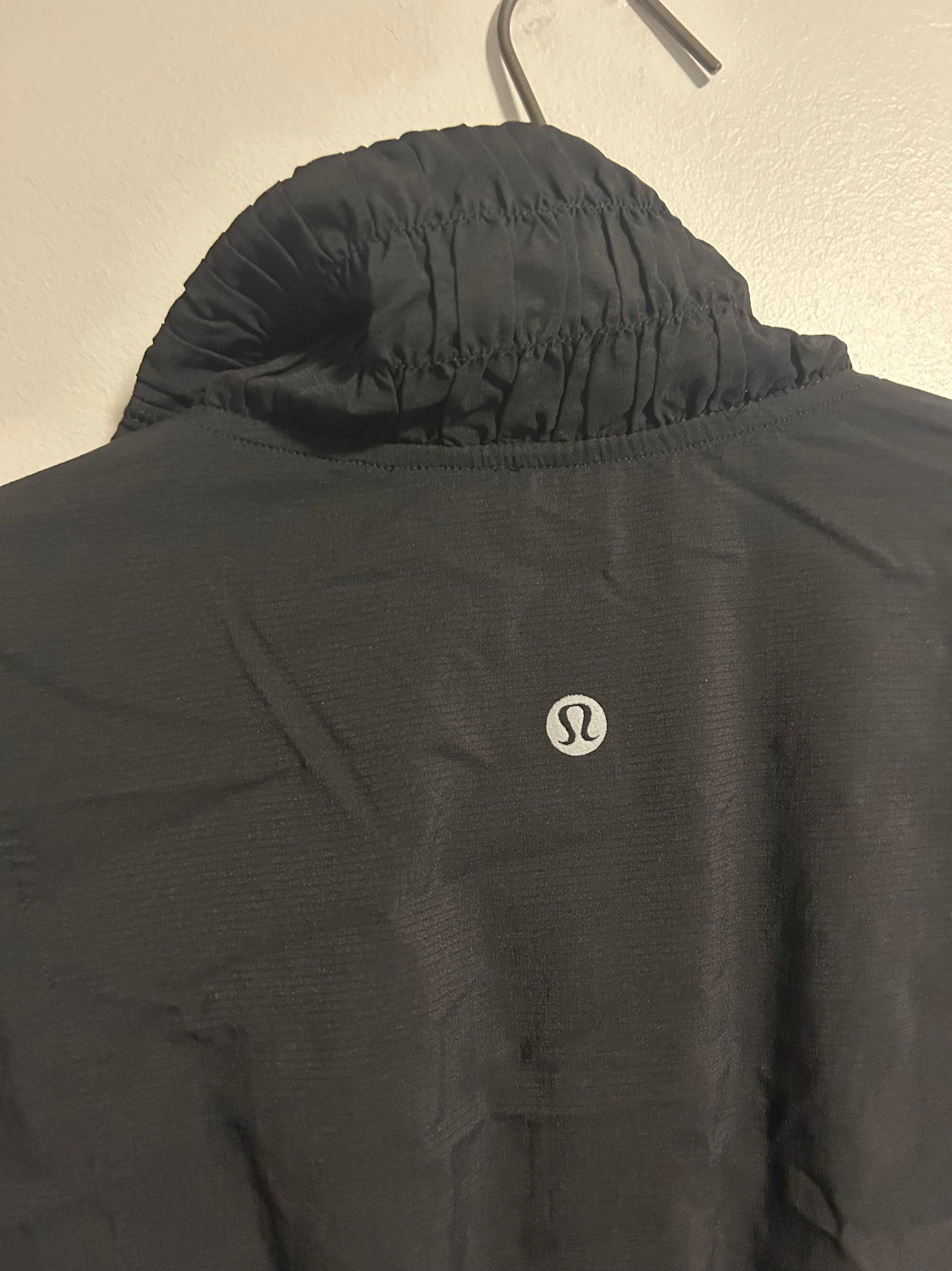 Lululemon 8 black sweater jacket