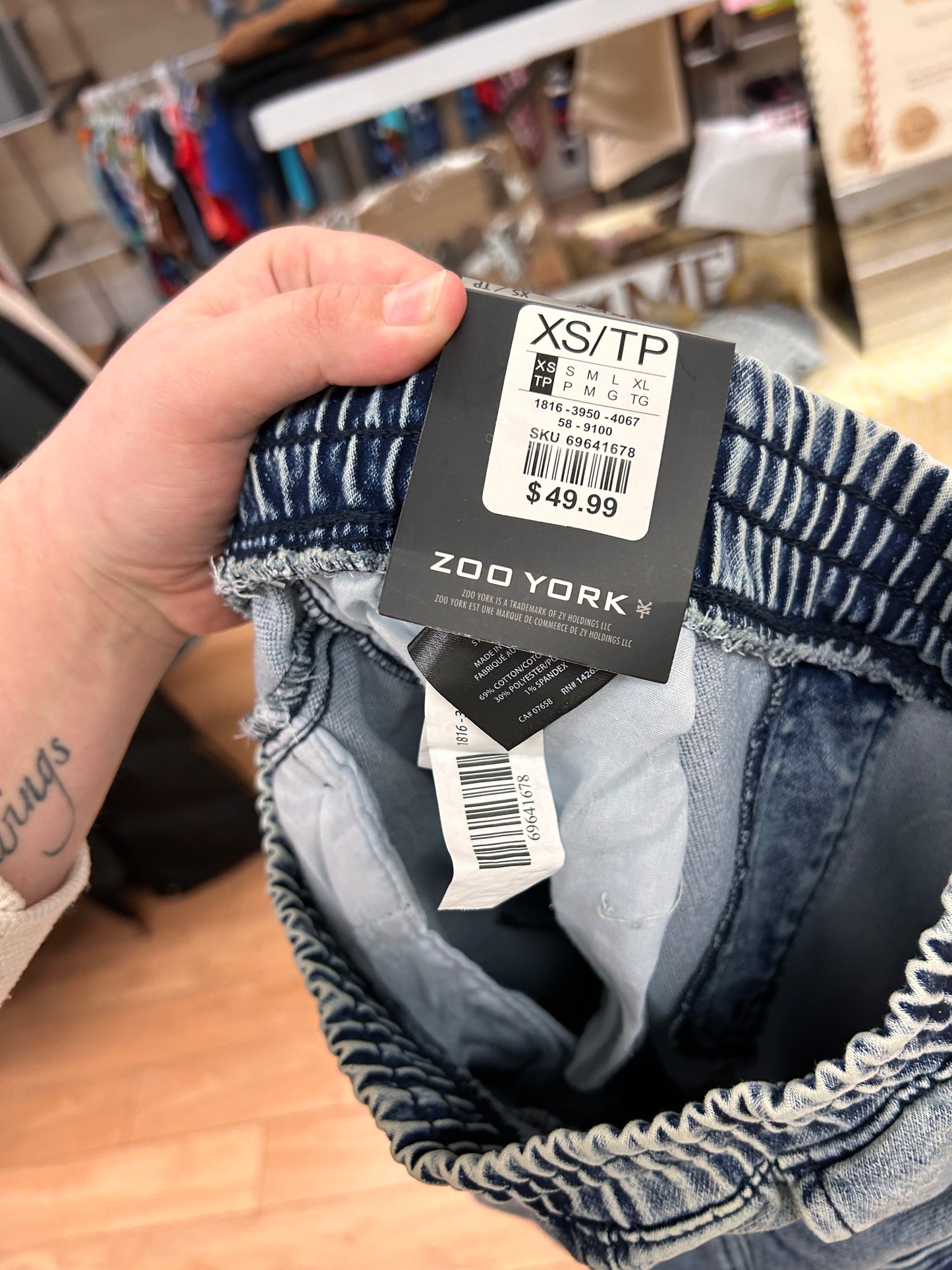 NEW zoo York men’s medium wash denim joggers