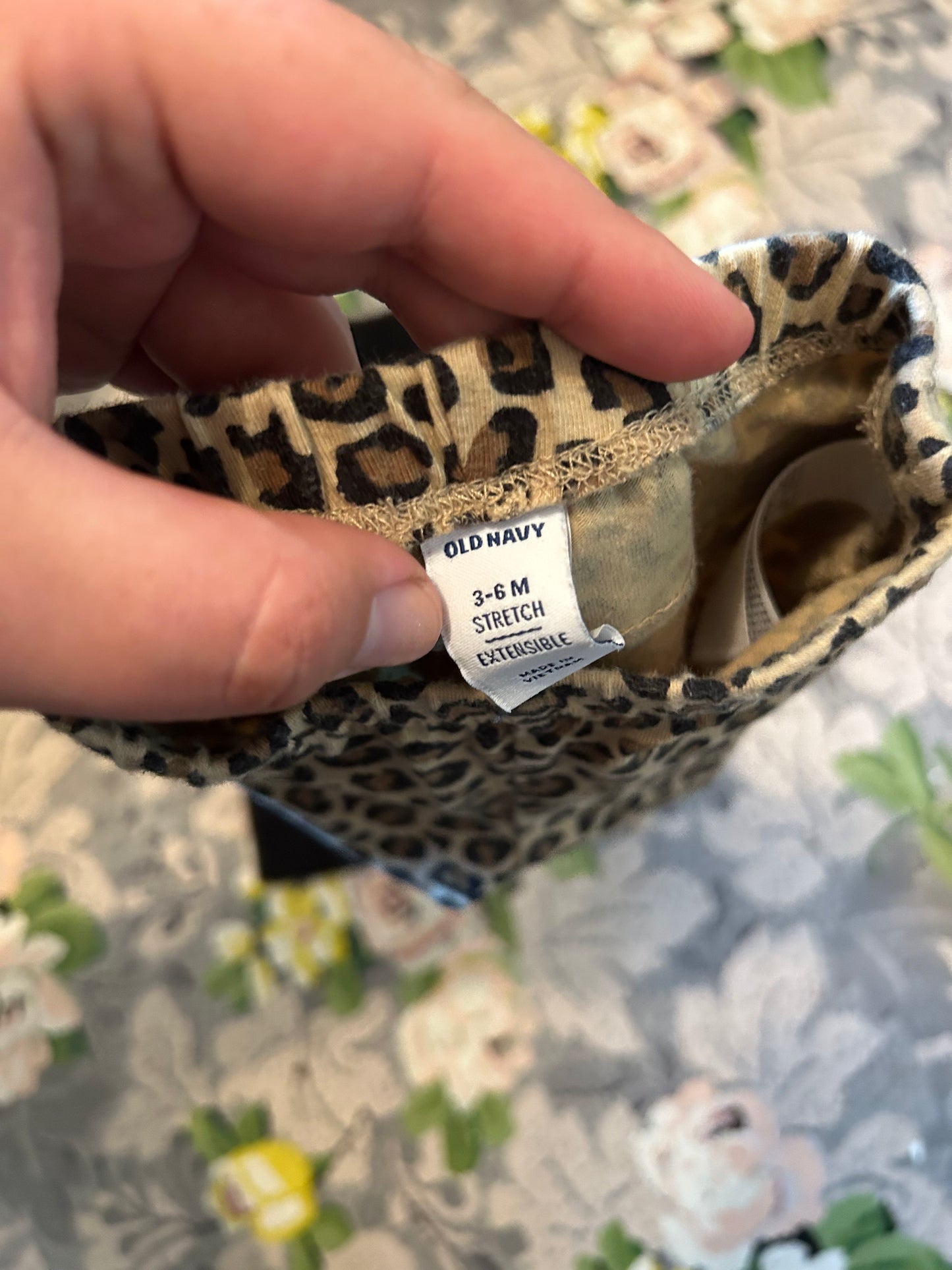 Old navy 3/6m cheetah & black ruffle bum leggings bundle